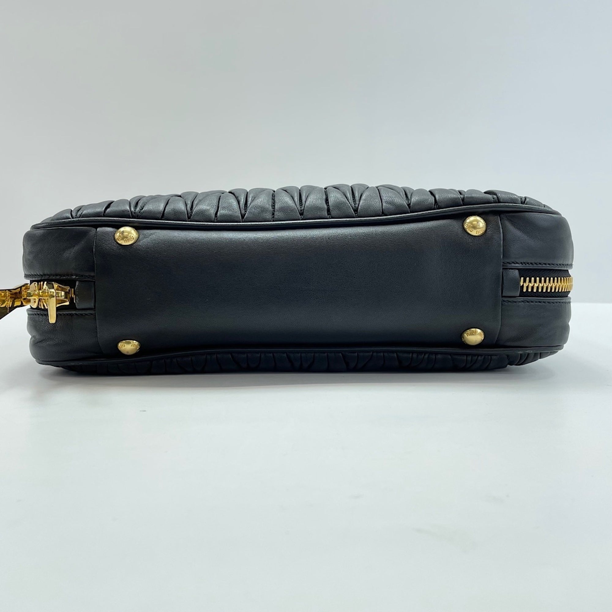 Miu Miu Matelasse Black Handbag (Pre-Owned)