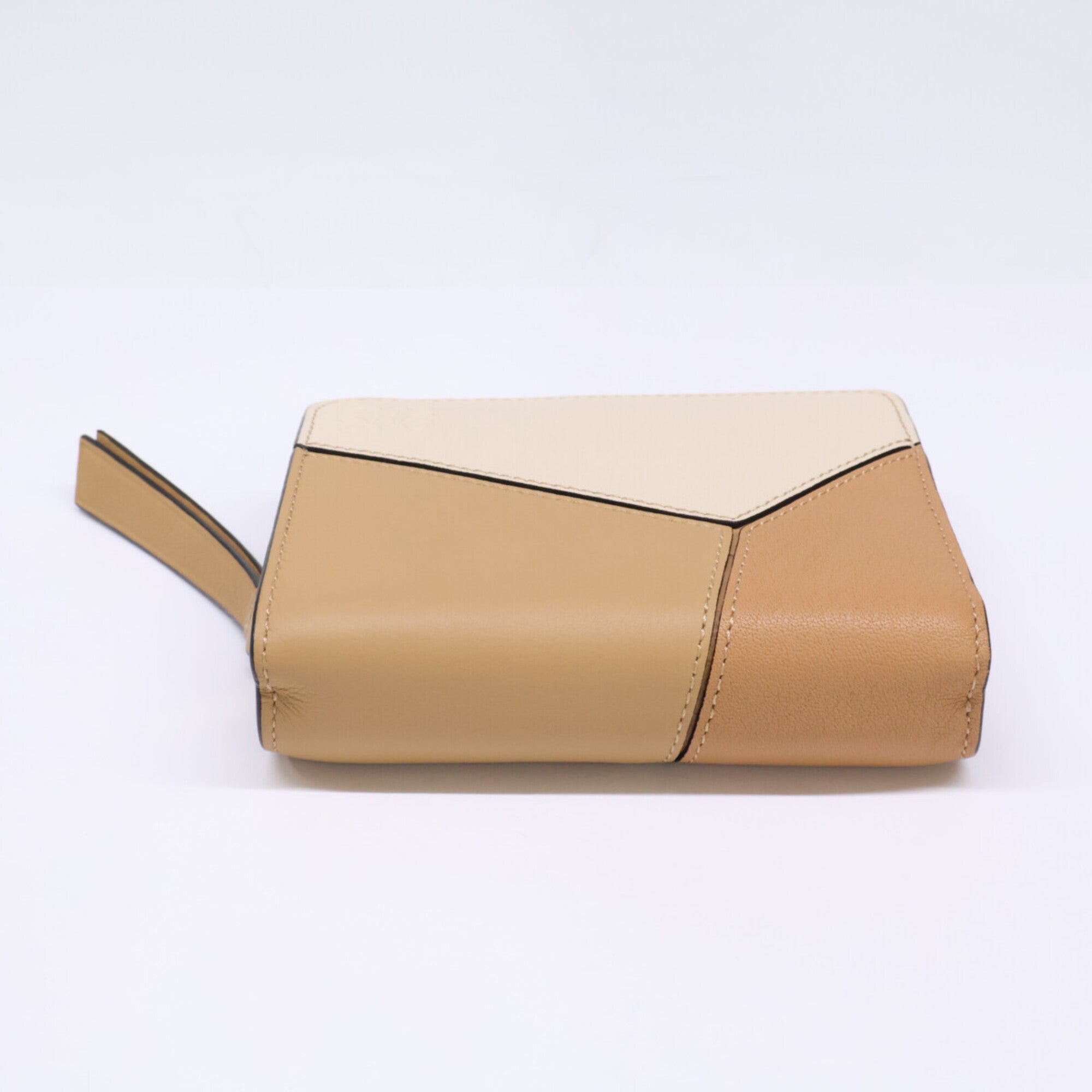 Loewe Beige Leather Wallet (Bi-Fold) (Pre-Owned)