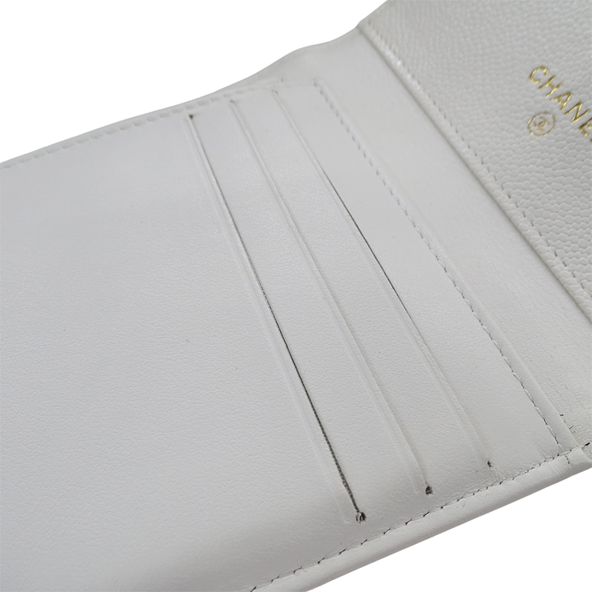 Chanel White Grained Calfskin Wallet (Tri-Fold) (Pre-Owned)