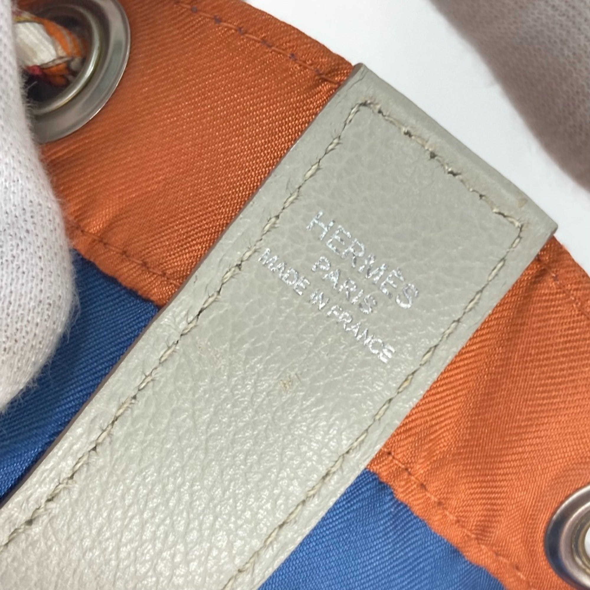 Hermes Orange White Silk Leather Shoulder Bag (Pre-Owned)