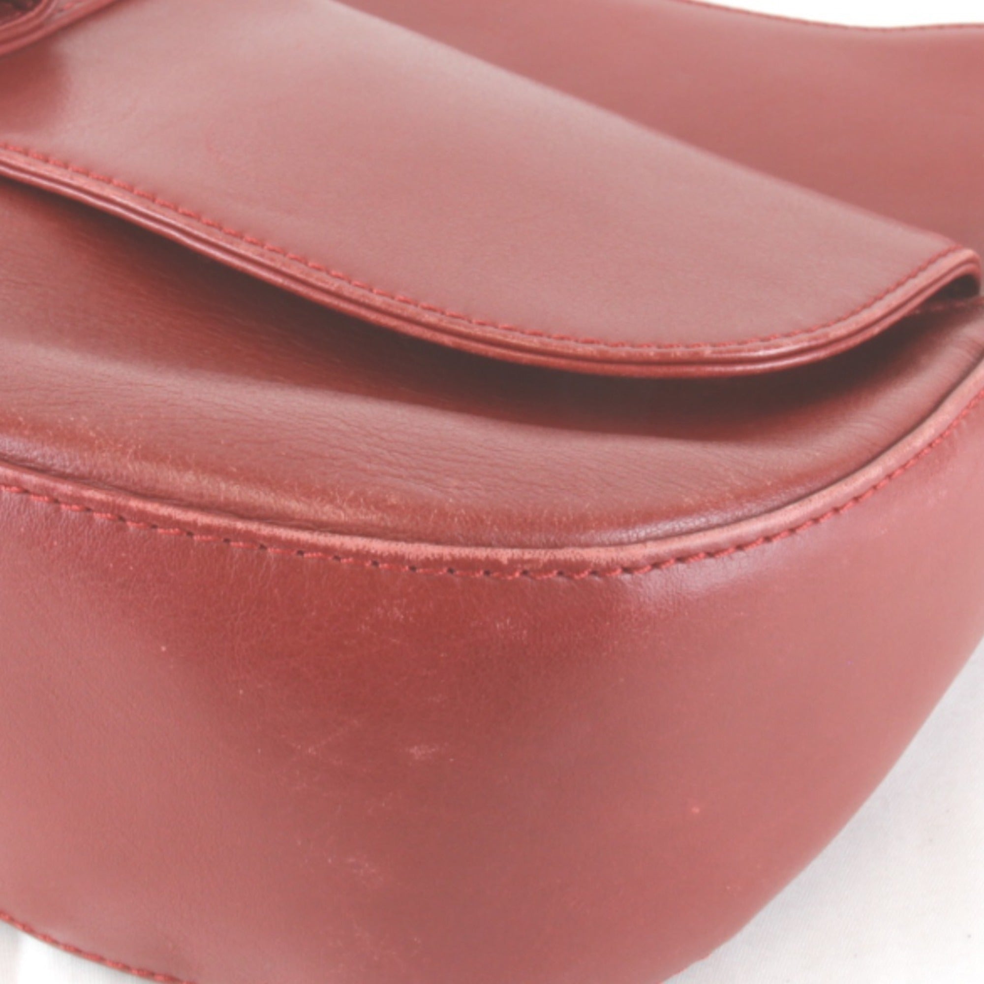 Loewe Red Color Leather Shoulder Bag (Pre-Owned)