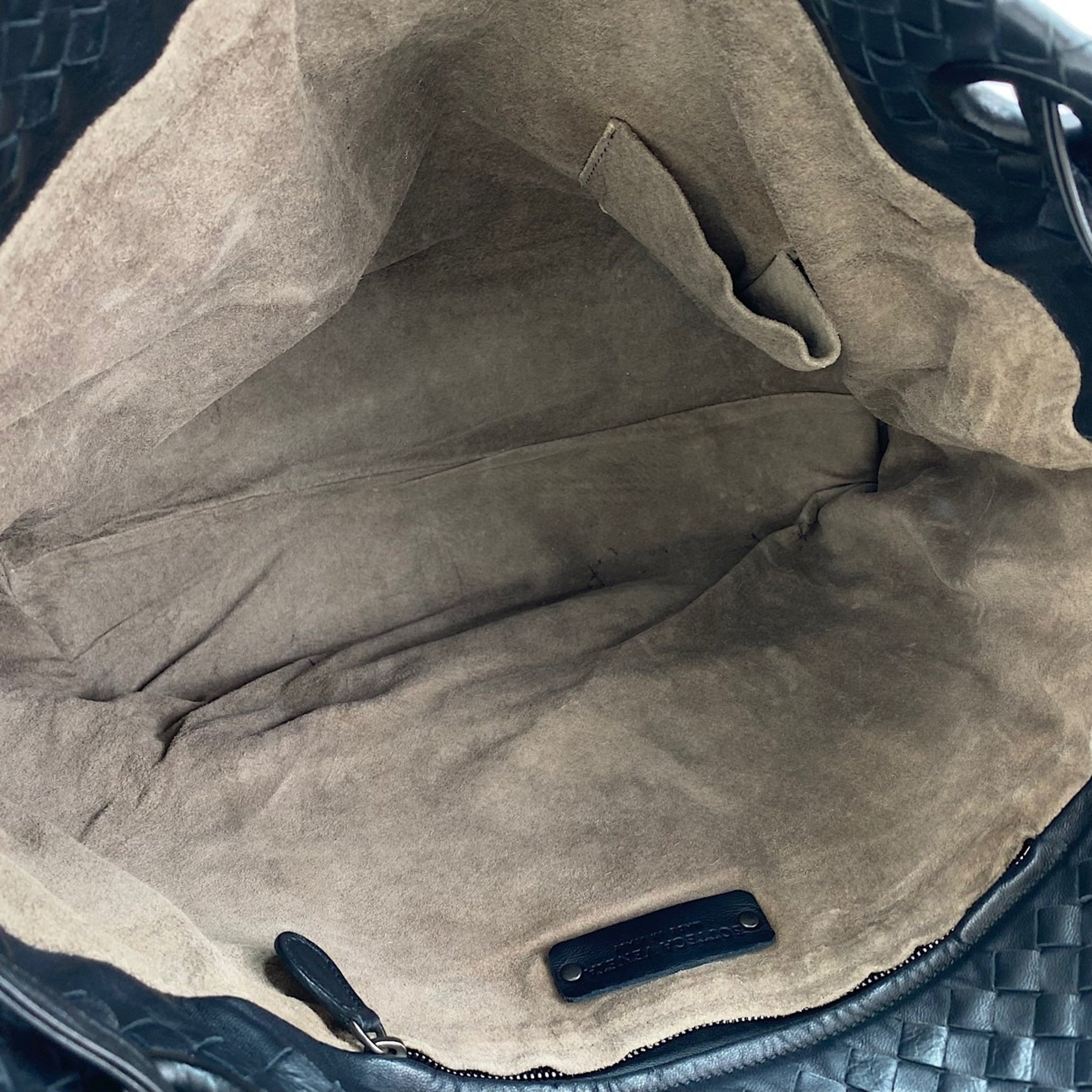 Bottega Veneta Intrecciato Black Intrecciato Handbag (Pre-Owned)