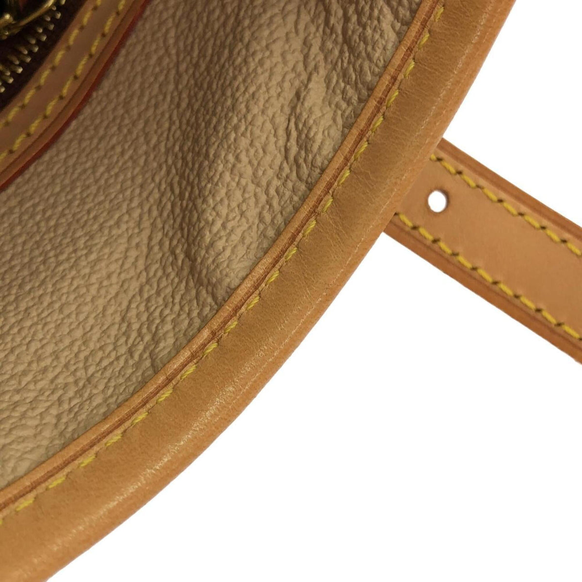 Louis Vuitton Marron Coated Canvas Pouch Shoulder Bag (Pre-Owned)