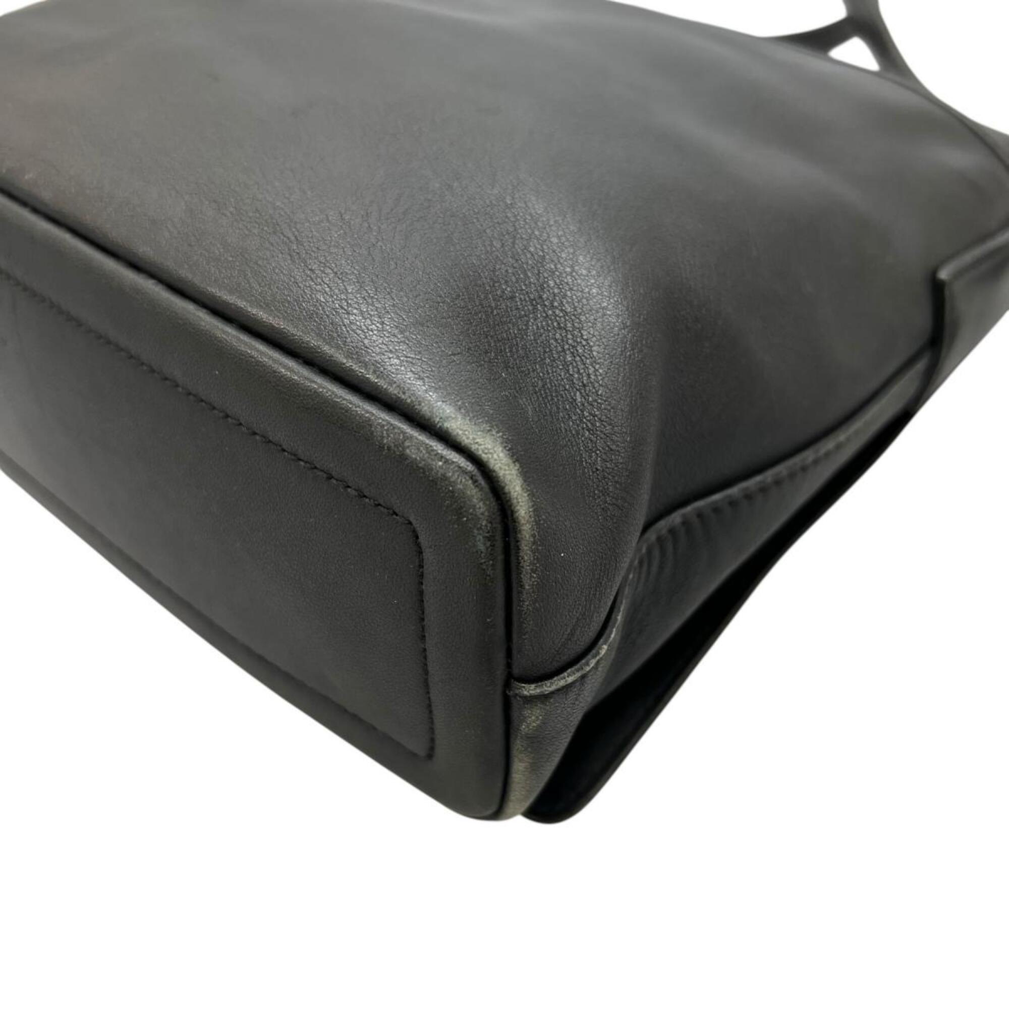 Coach Black Leather Shoulder Bag (Pre-Owned)