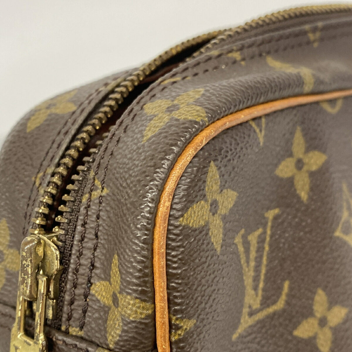 Louis Vuitton Brown Shoulder Bag (Pre-Owned)