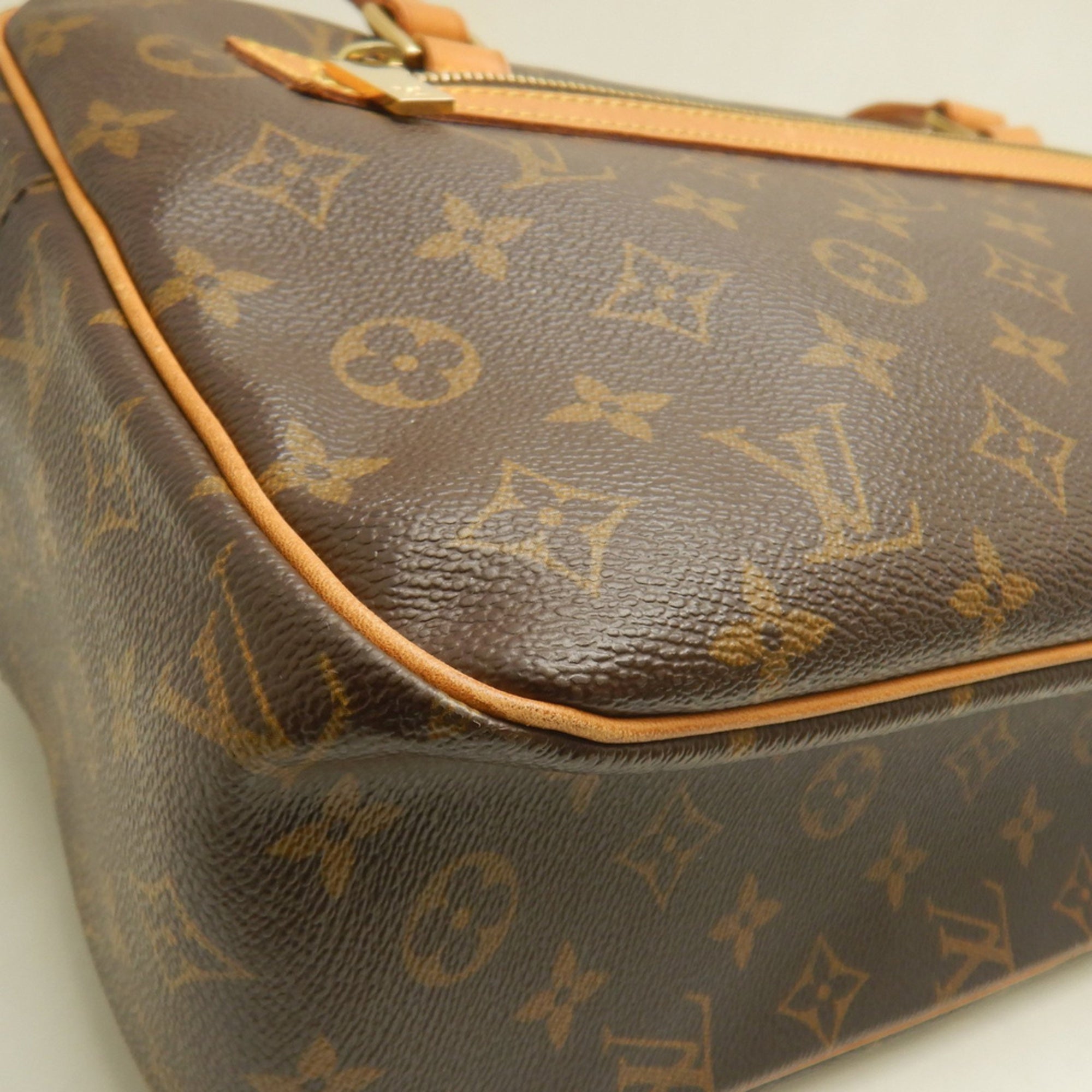 Louis Vuitton Brown Monogram Monogram Canvas Shoulder Bag (Pre-Owned)
