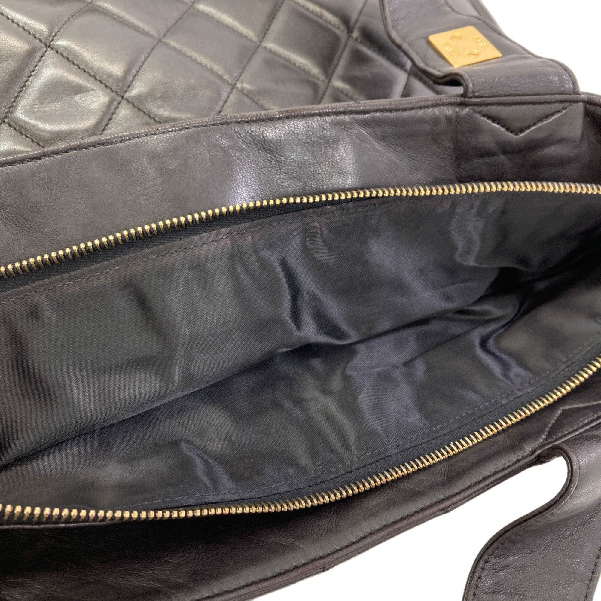 Chanel Black Leather Tote Bag (Pre-Owned)