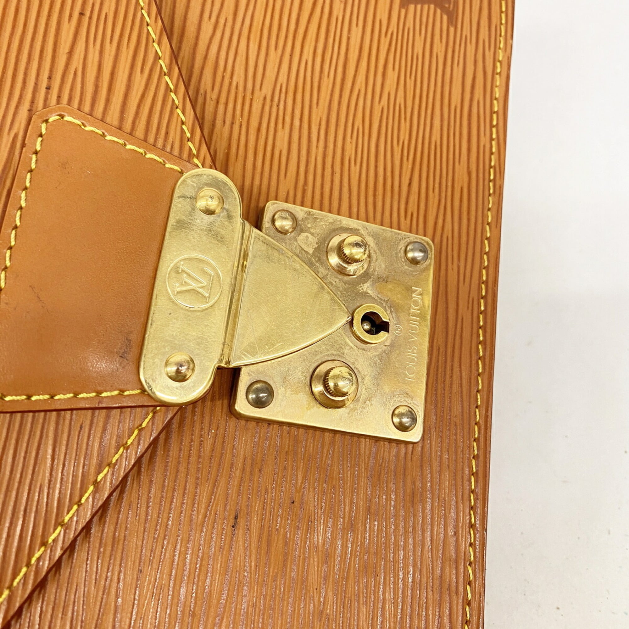 Louis Vuitton Gold Cipango Clutch Bag (Pre-Owned)