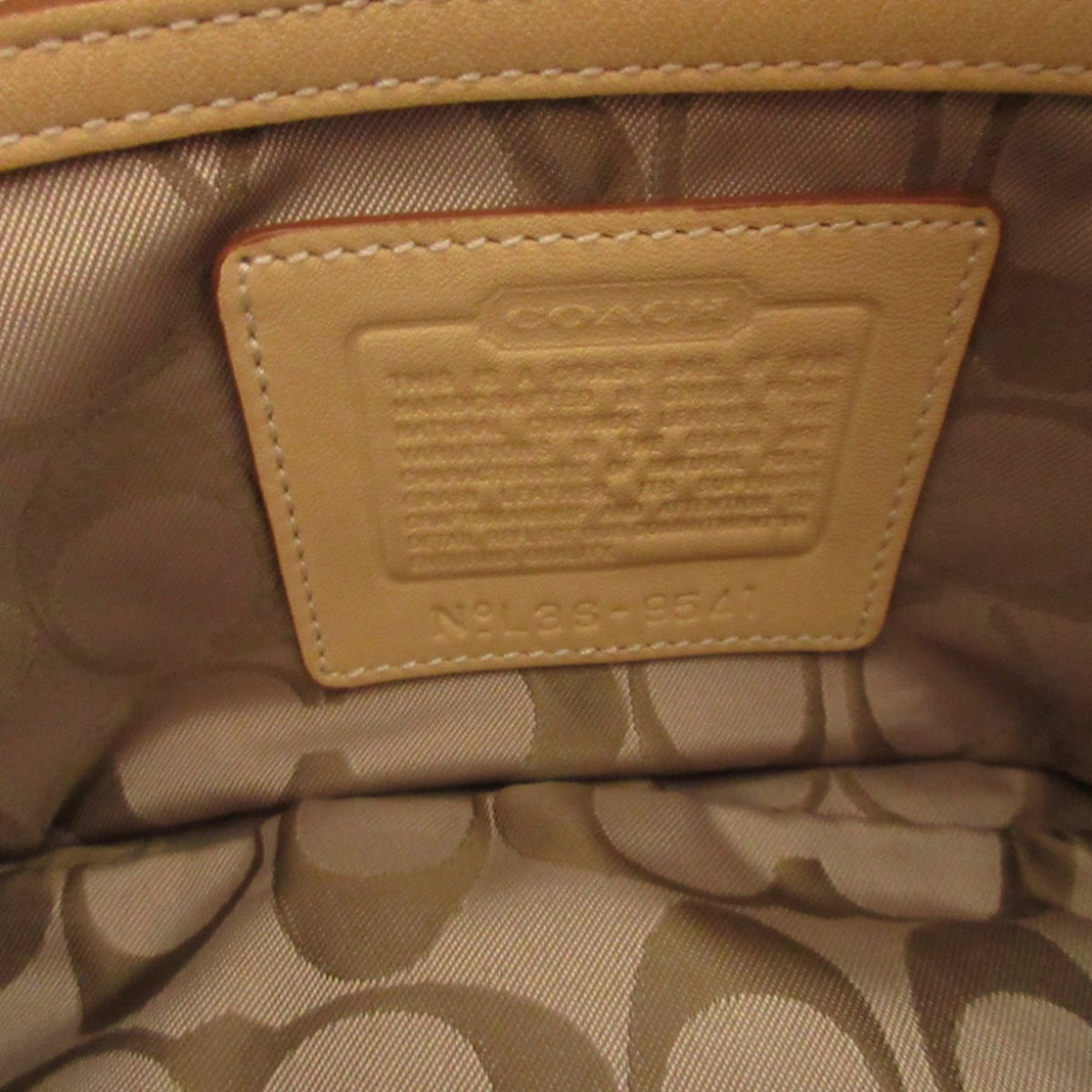 Coach Beige Leather Handbag Shoulder Bag (Pre-Owned)