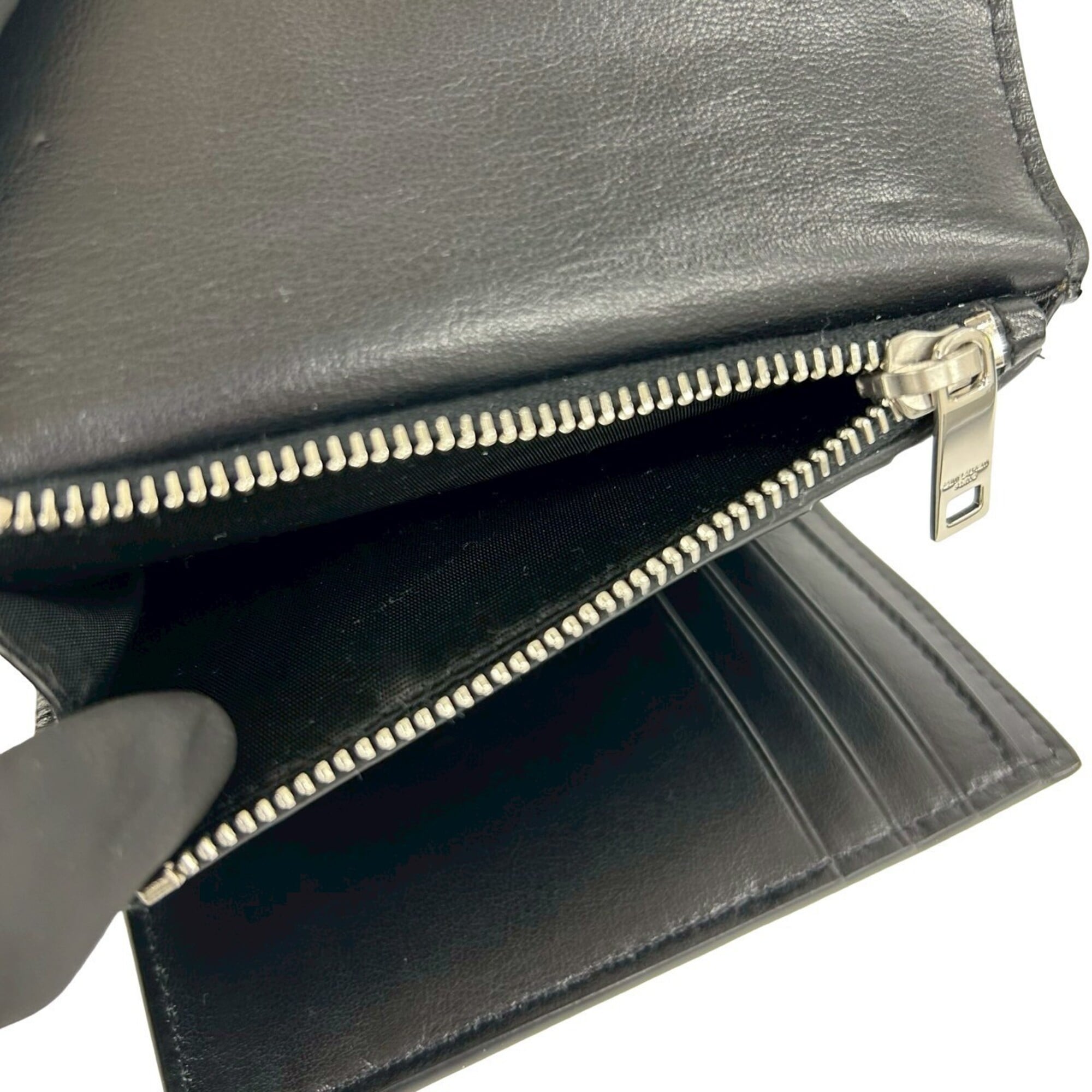 Yves Saint Laurent Black Leather Wallet (Bi-Fold) (Pre-Owned)