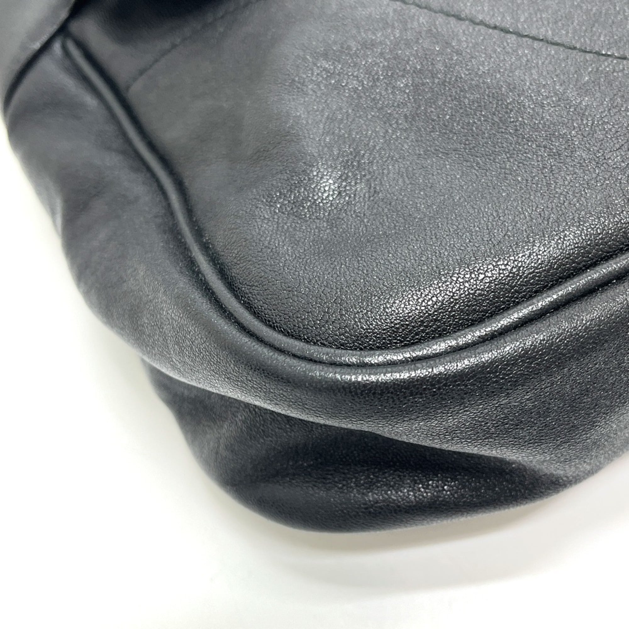 Gucci Gg Marmont Black Leather Handbag Shoulder Bag (Pre-Owned)