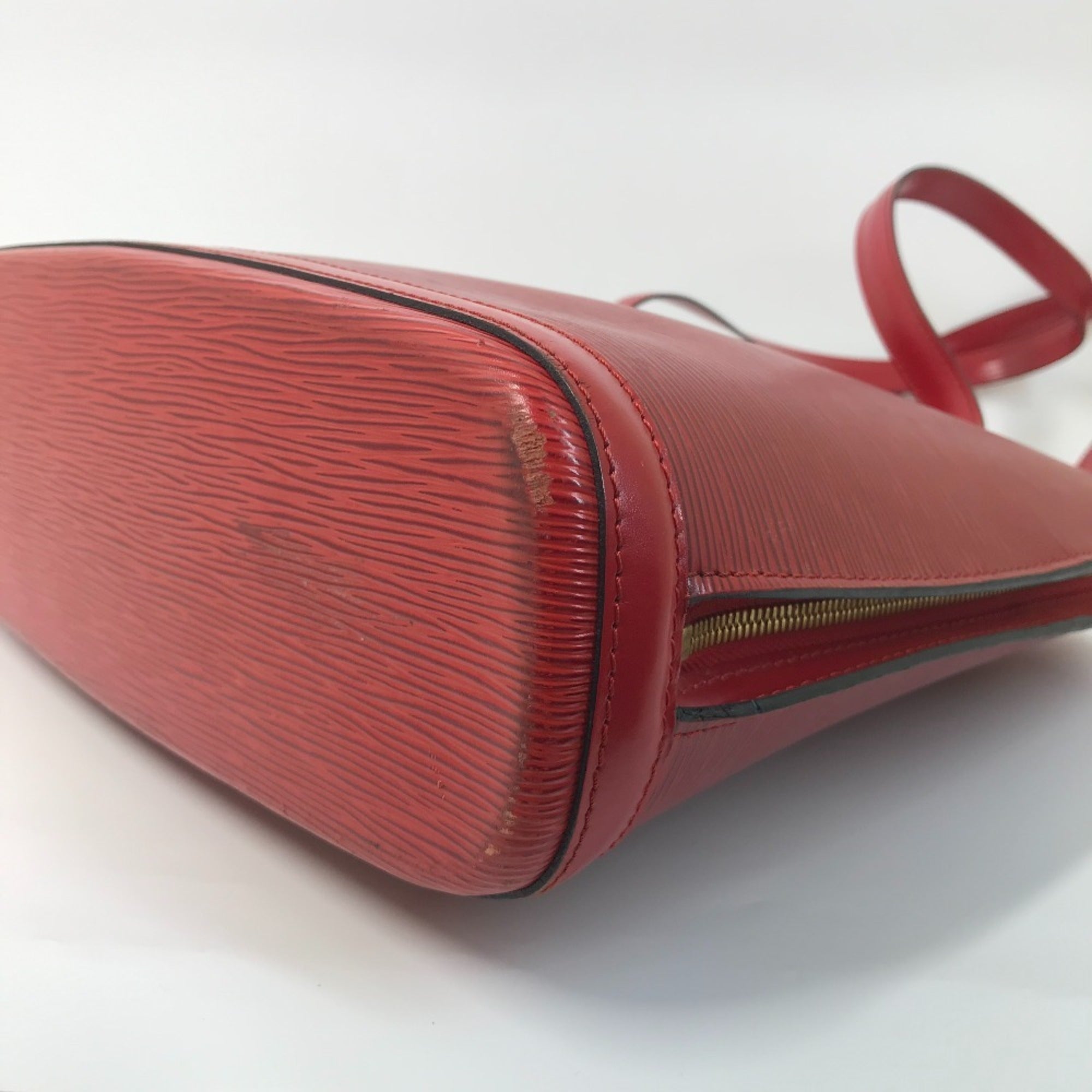 Louis Vuitton Castilian Red Red Color Epi Leather Shoulder Bag (Pre-Owned)