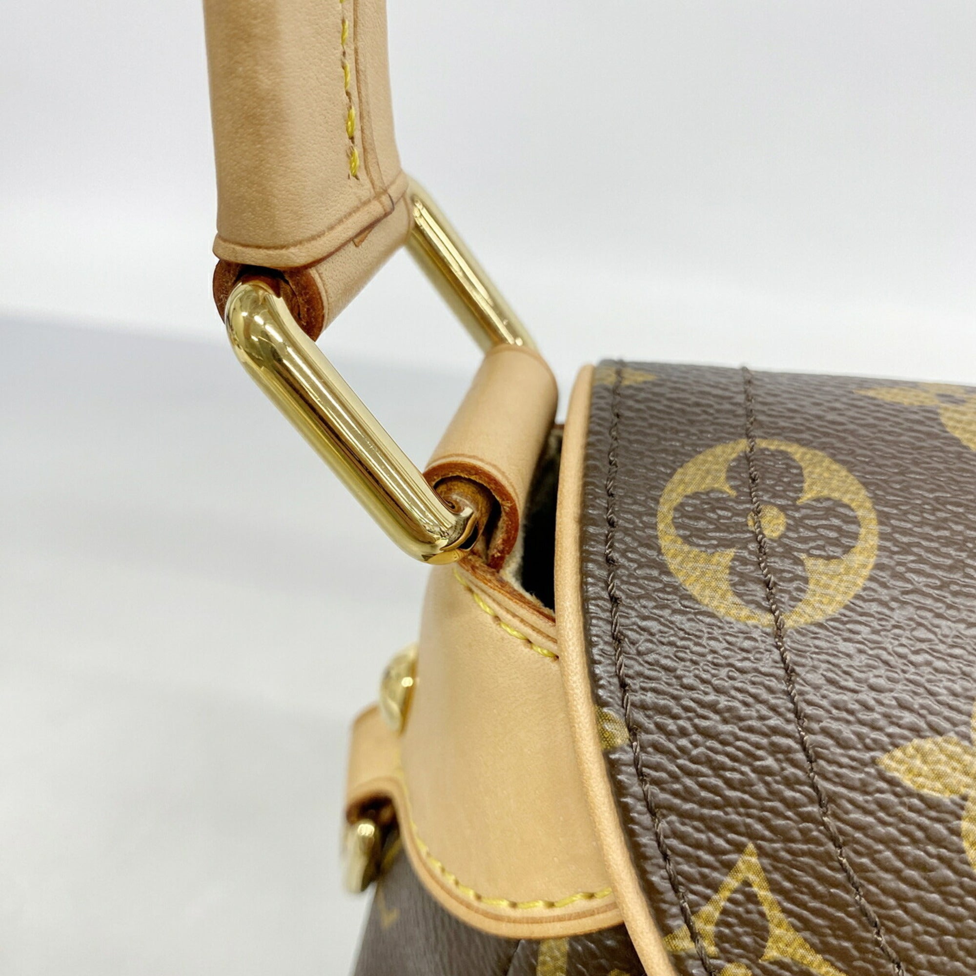 Louis Vuitton Brown Shoulder Bag (Pre-Owned)