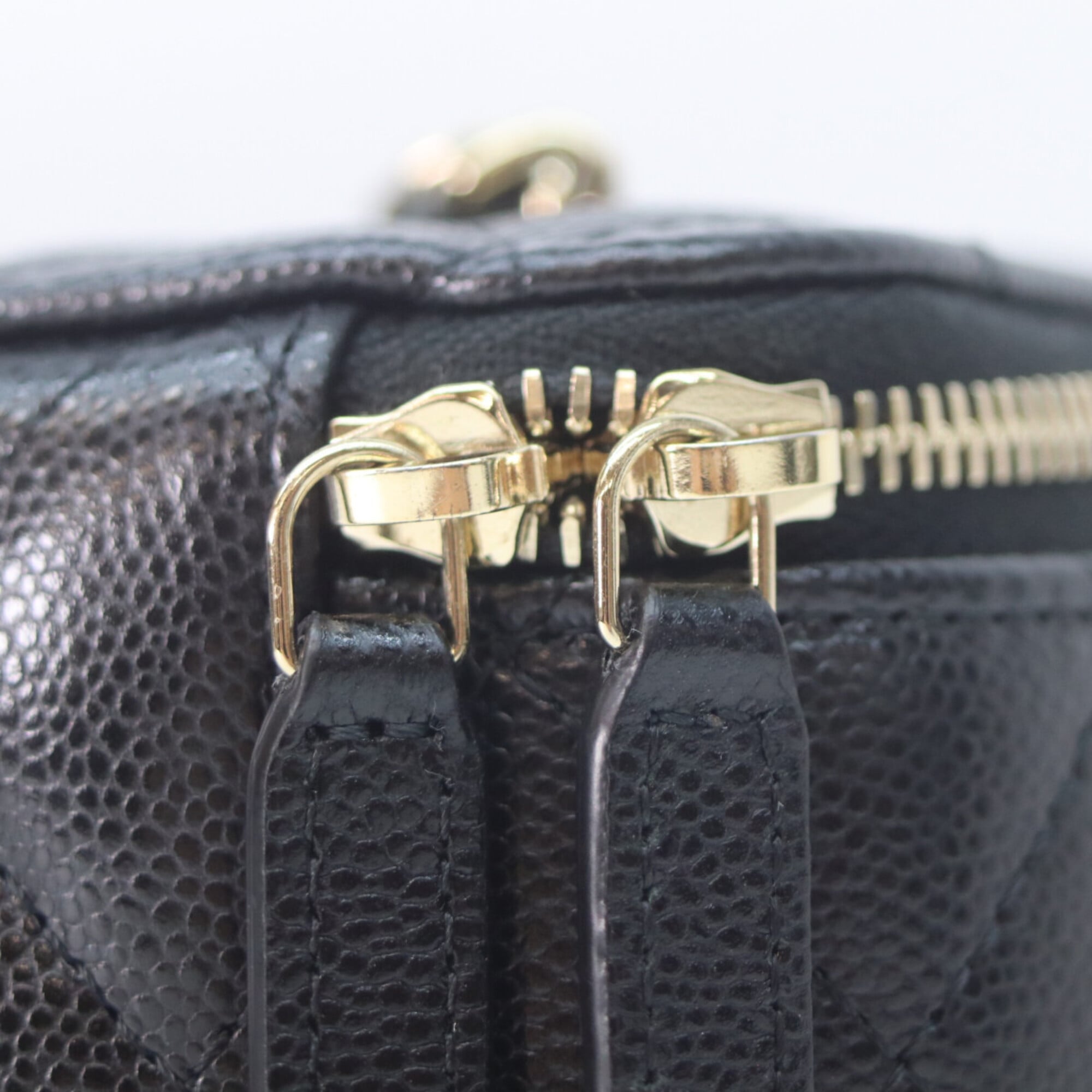 Chanel Black Grained Calfskin Shoulder Bag (Pre-Owned)