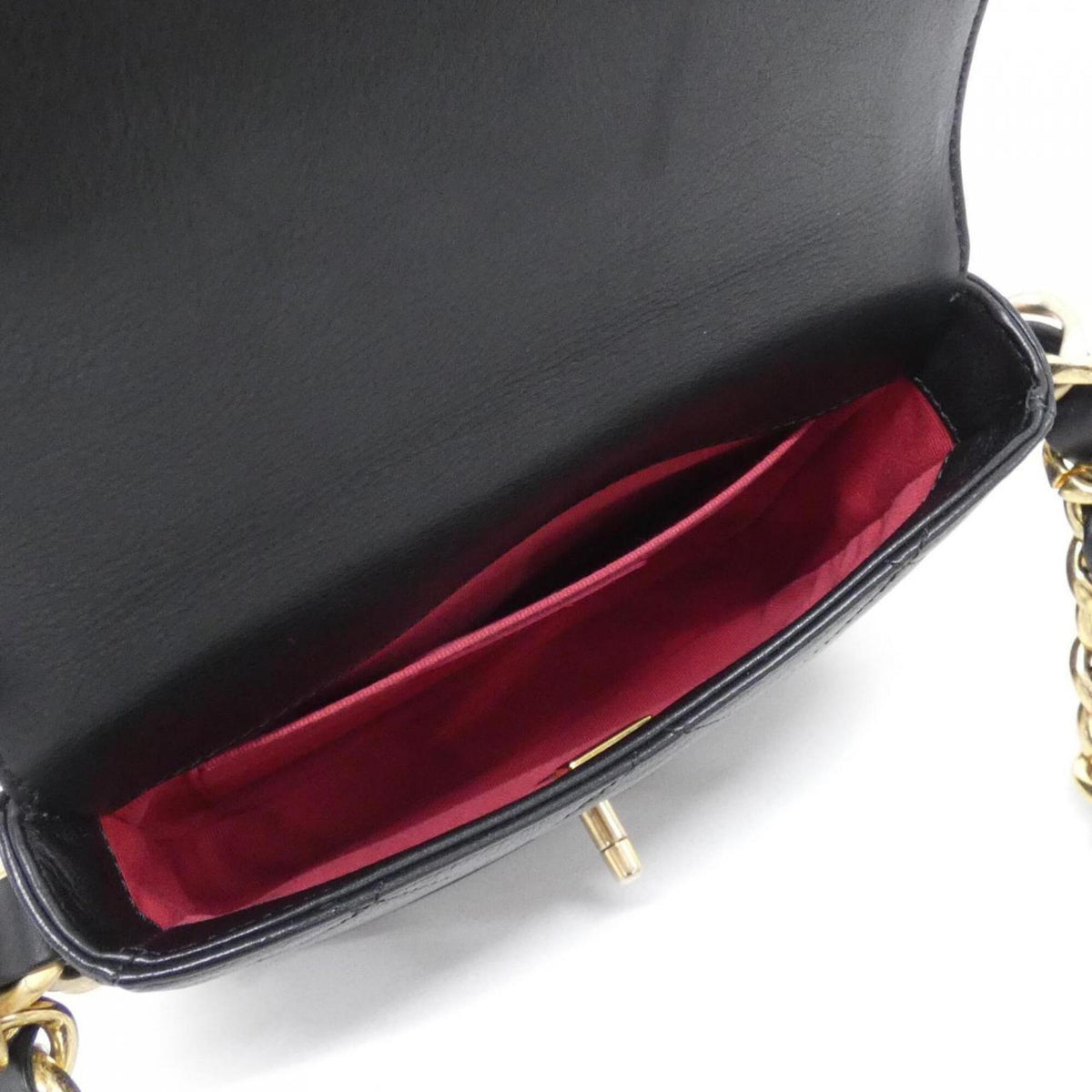 Chanel Black Leather Shoulder Bag (Pre-Owned)