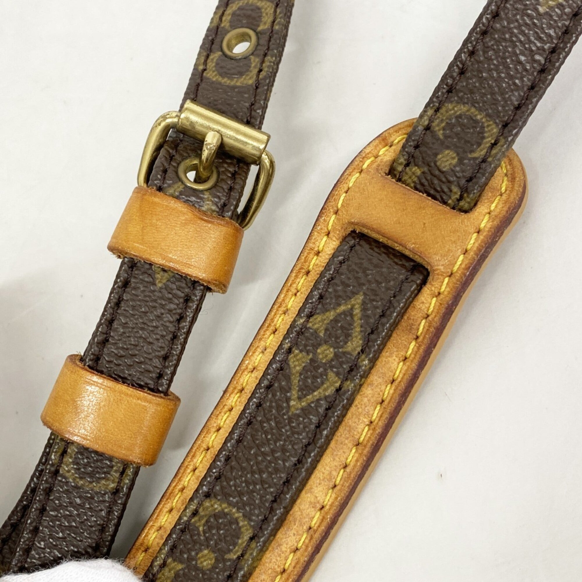 Louis Vuitton Brown Shoulder Bag (Pre-Owned)