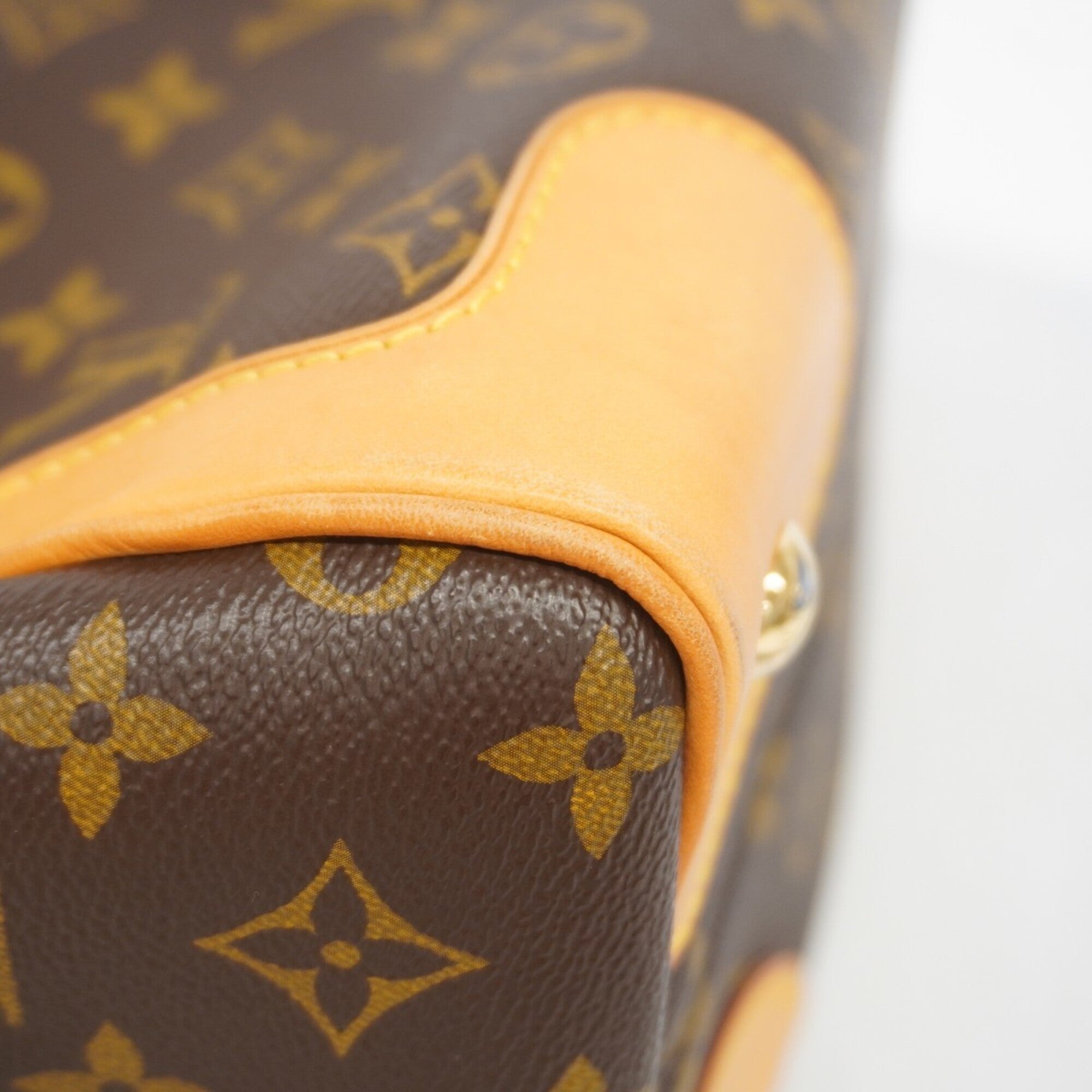 Louis Vuitton Brown Handbag (Pre-Owned)