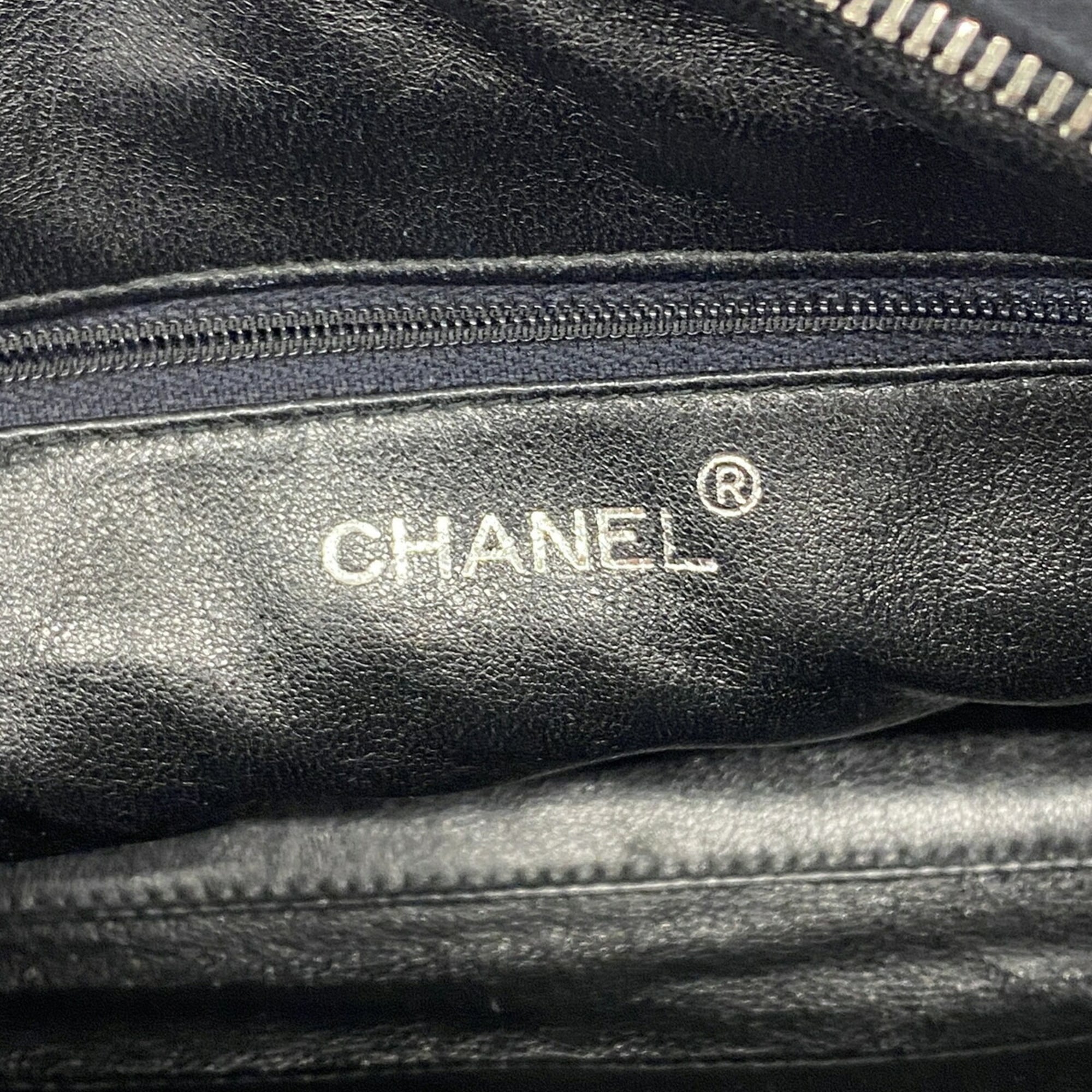 Chanel Black Suede Shoulder Bag (Pre-Owned)