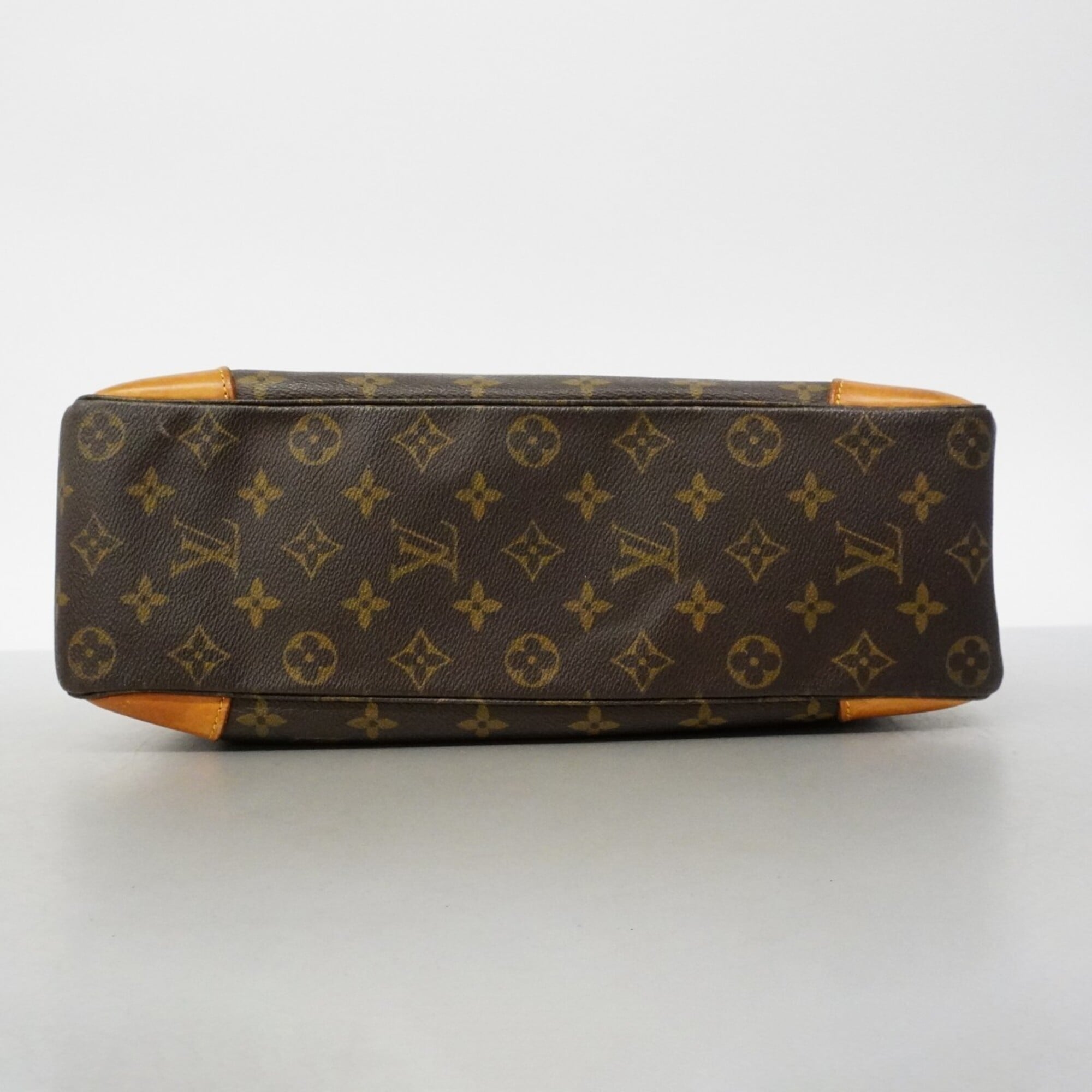 Louis Vuitton Brown Shoulder Bag (Pre-Owned)