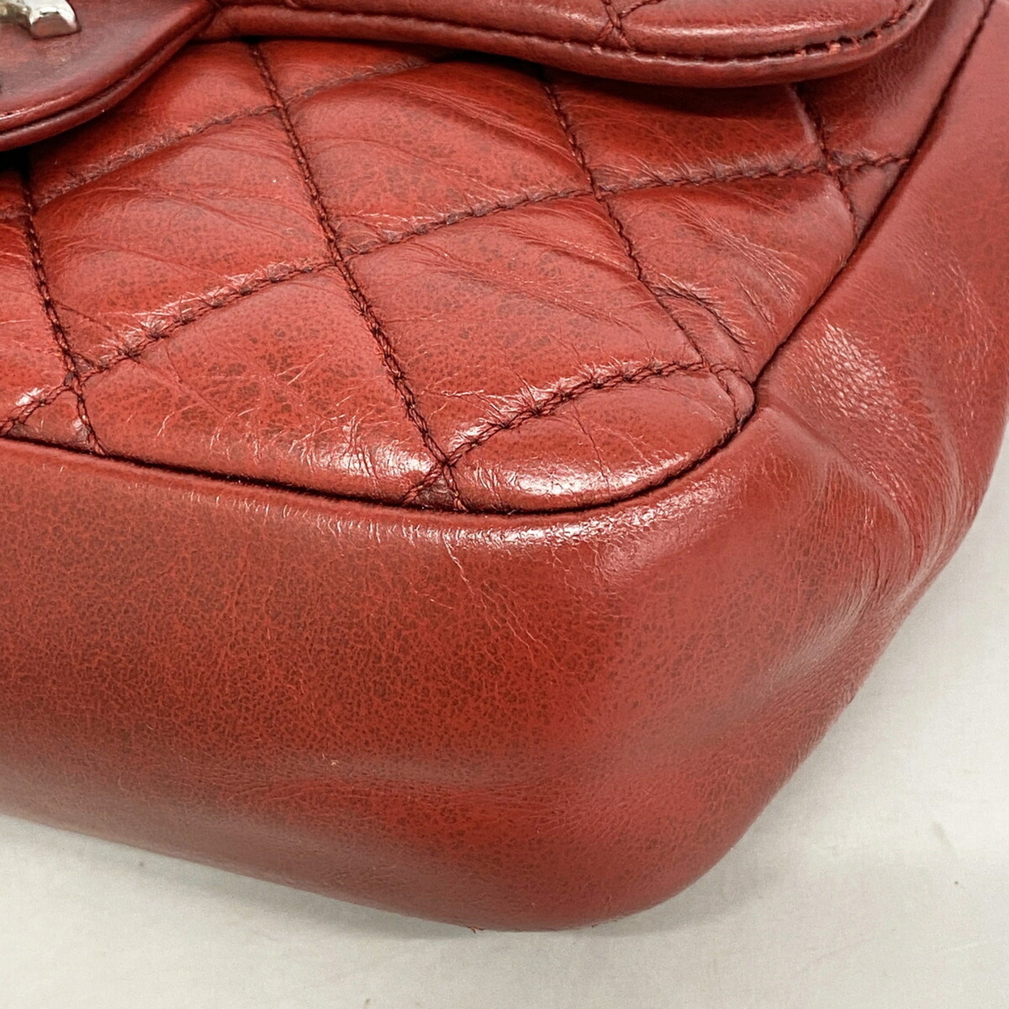 Chanel Red Color Leather Shoulder Bag (Pre-Owned)