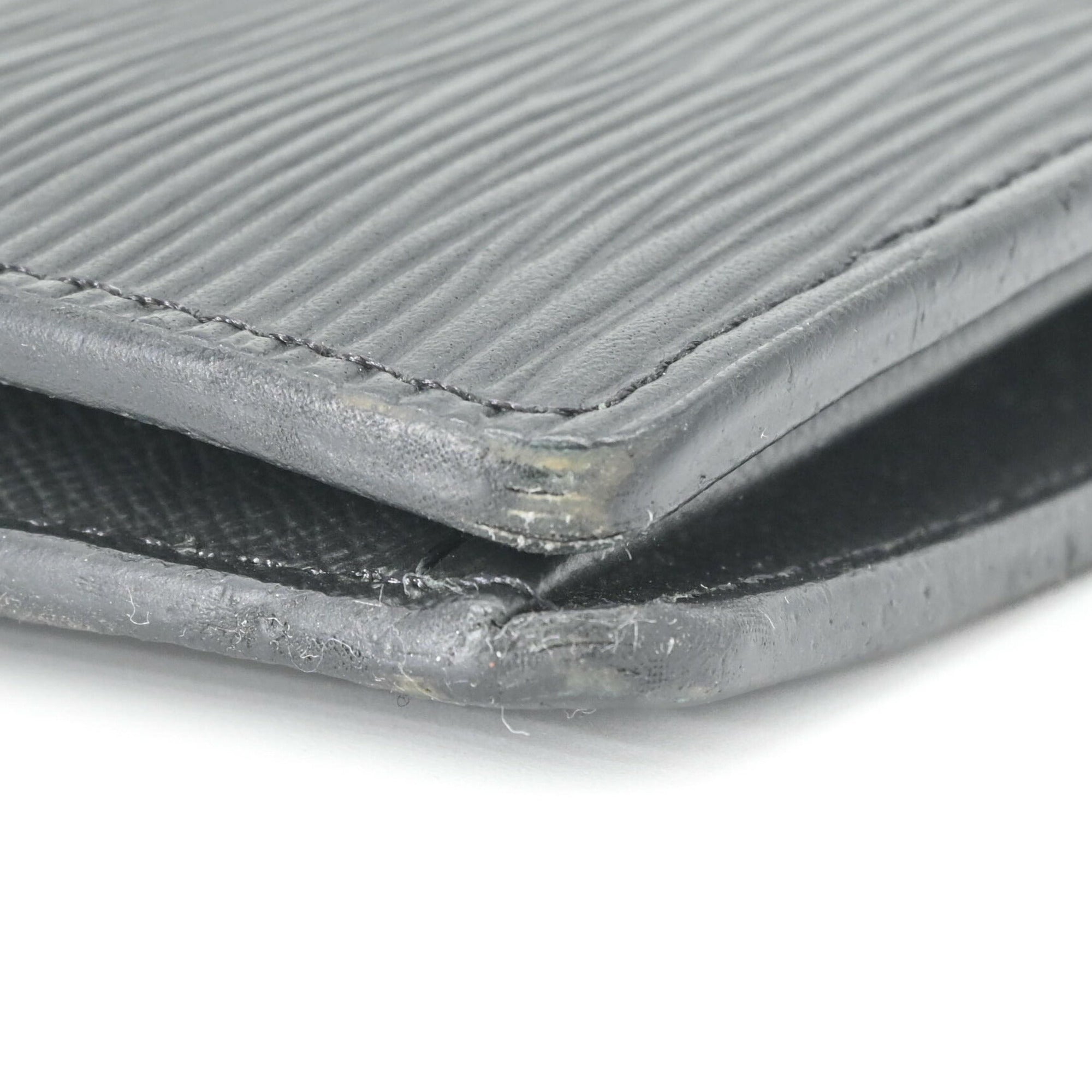 Louis Vuitton Epi Black Noir Epi Leather Long Wallet (Bi-Fold) (Pre-Owned)