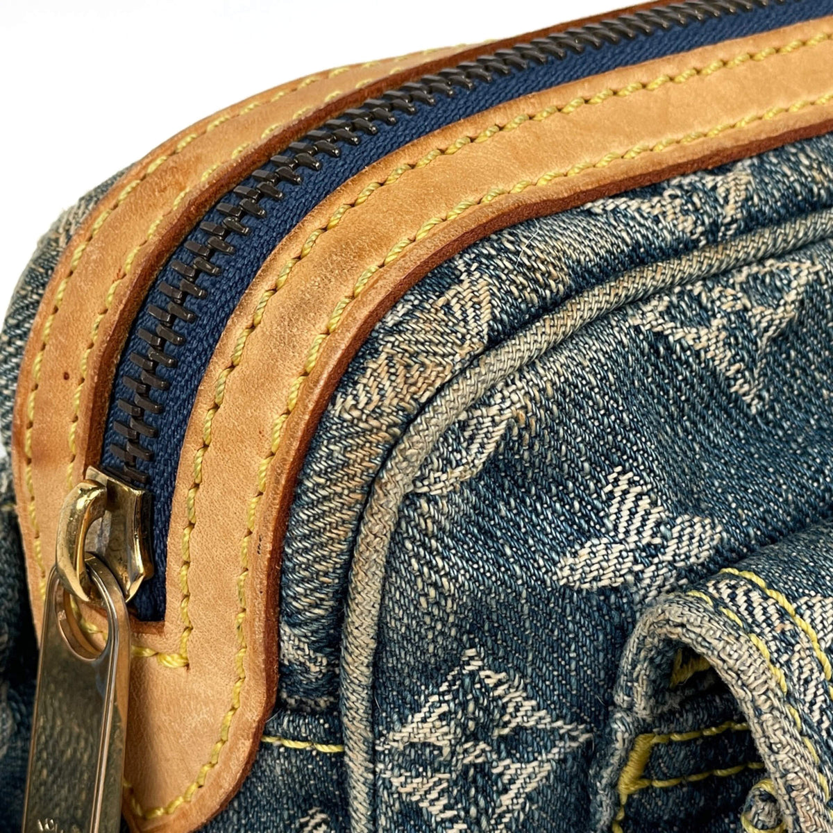 Louis Vuitton Blue Monogram Denim Sling Bag (Pre-Owned)