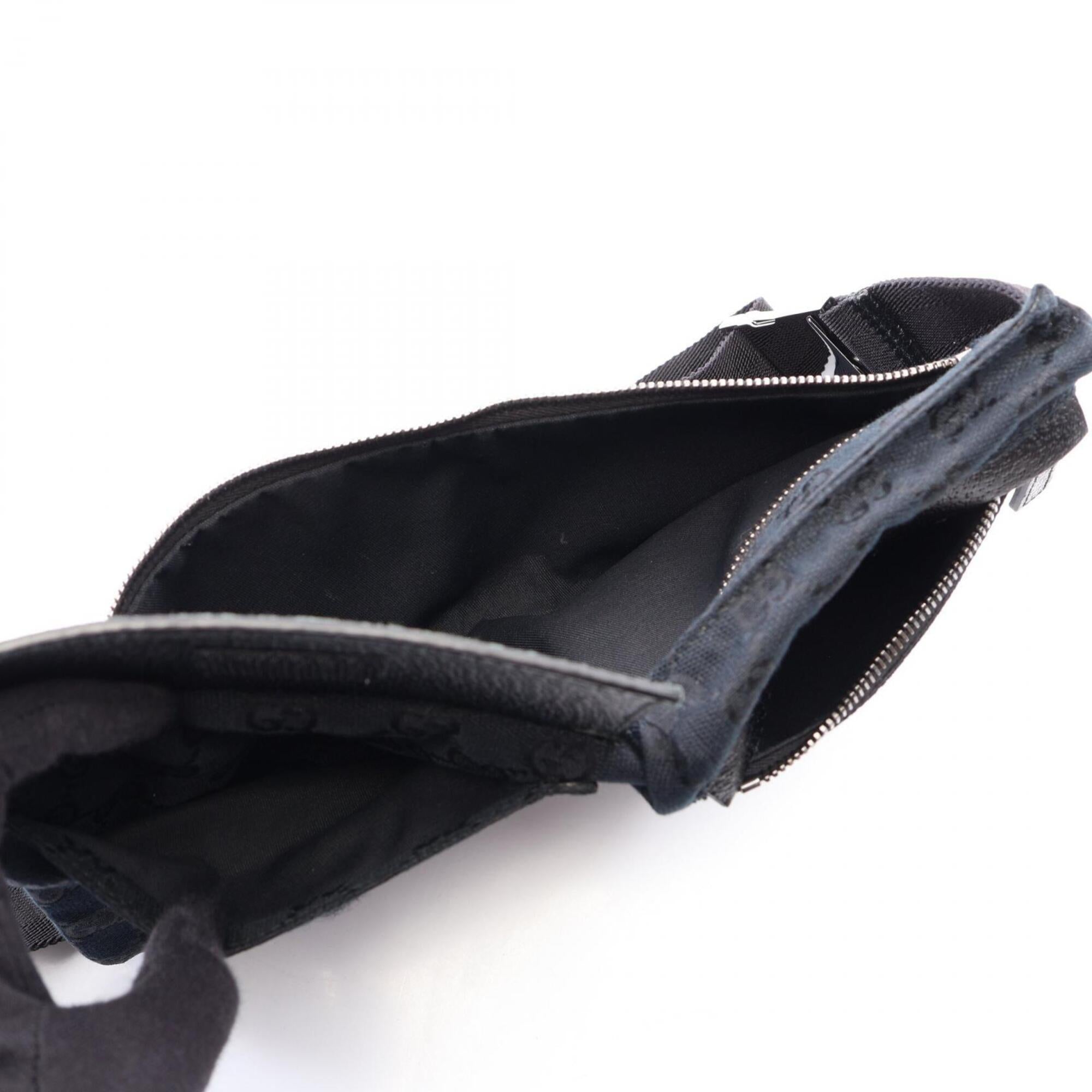 Gucci Black Canvas Leather Fanny Pack Handbag (Pre-Owned)
