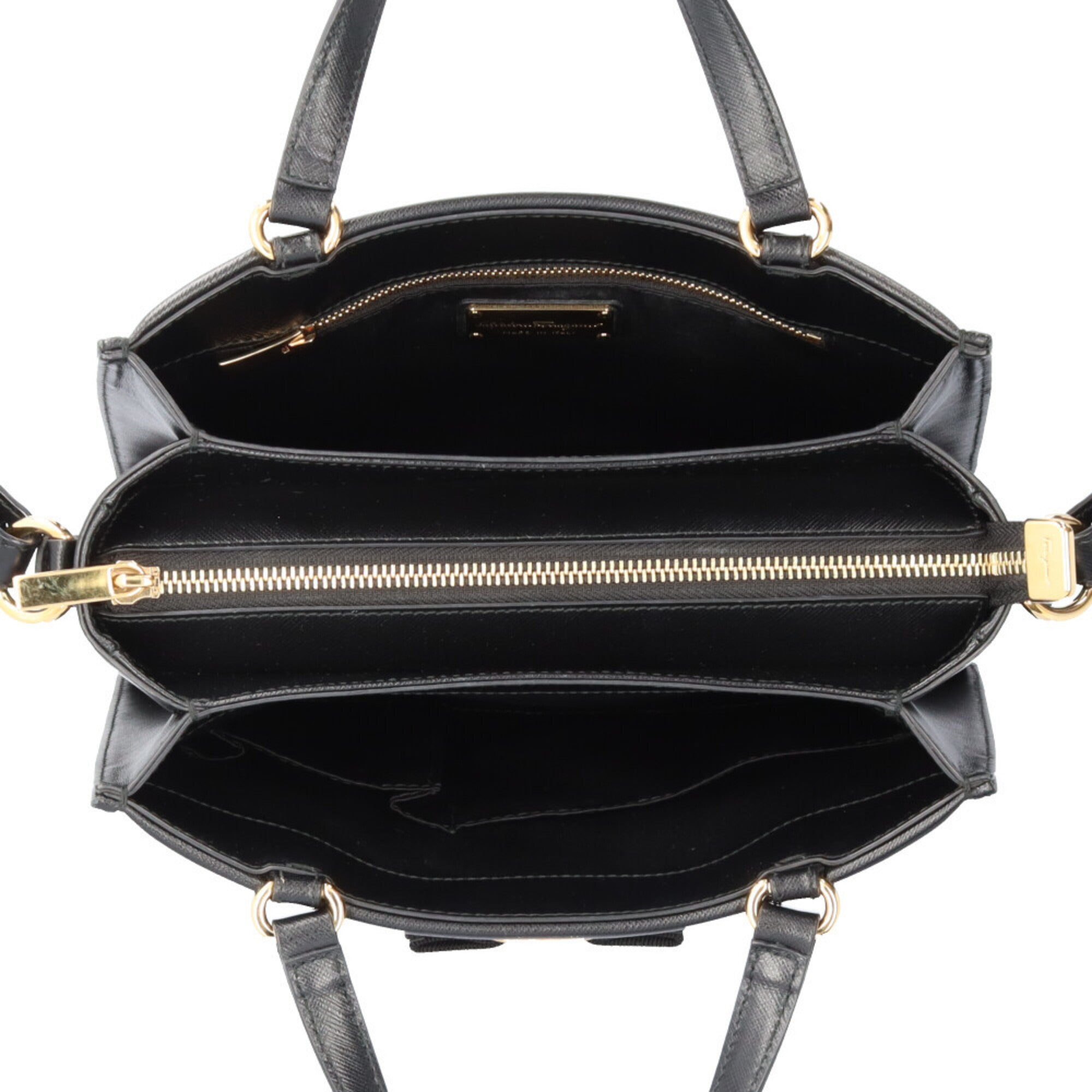 Salvatore Ferragamo Black Leather Shoulder Bag (Pre-Owned)