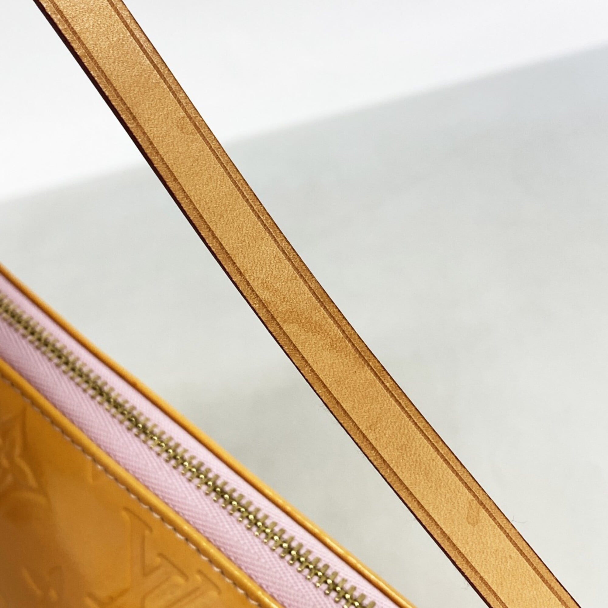 Louis Vuitton Pink Pouch (Pre-Owned)