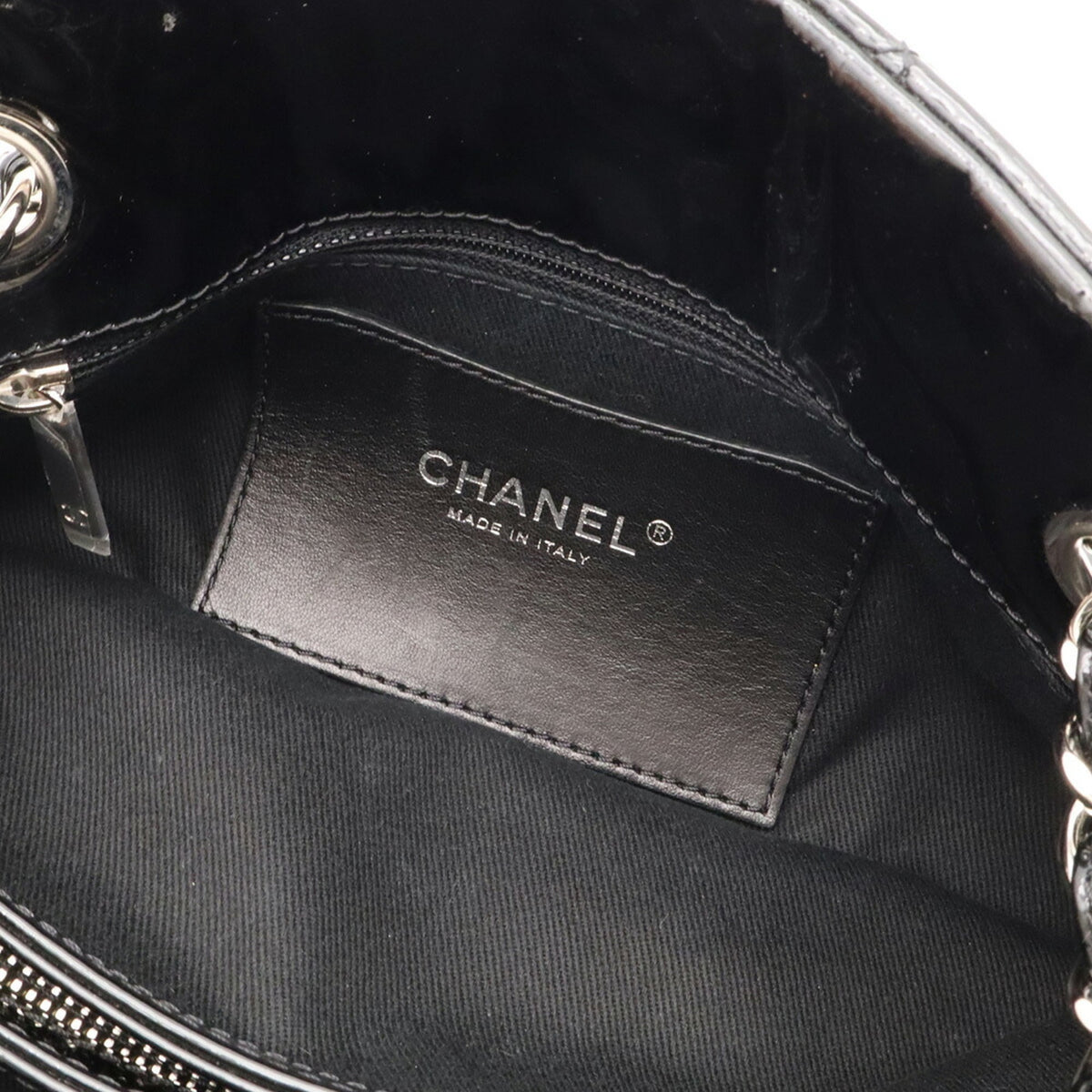 Chanel Black Shoulder Bag (Pre-Owned)