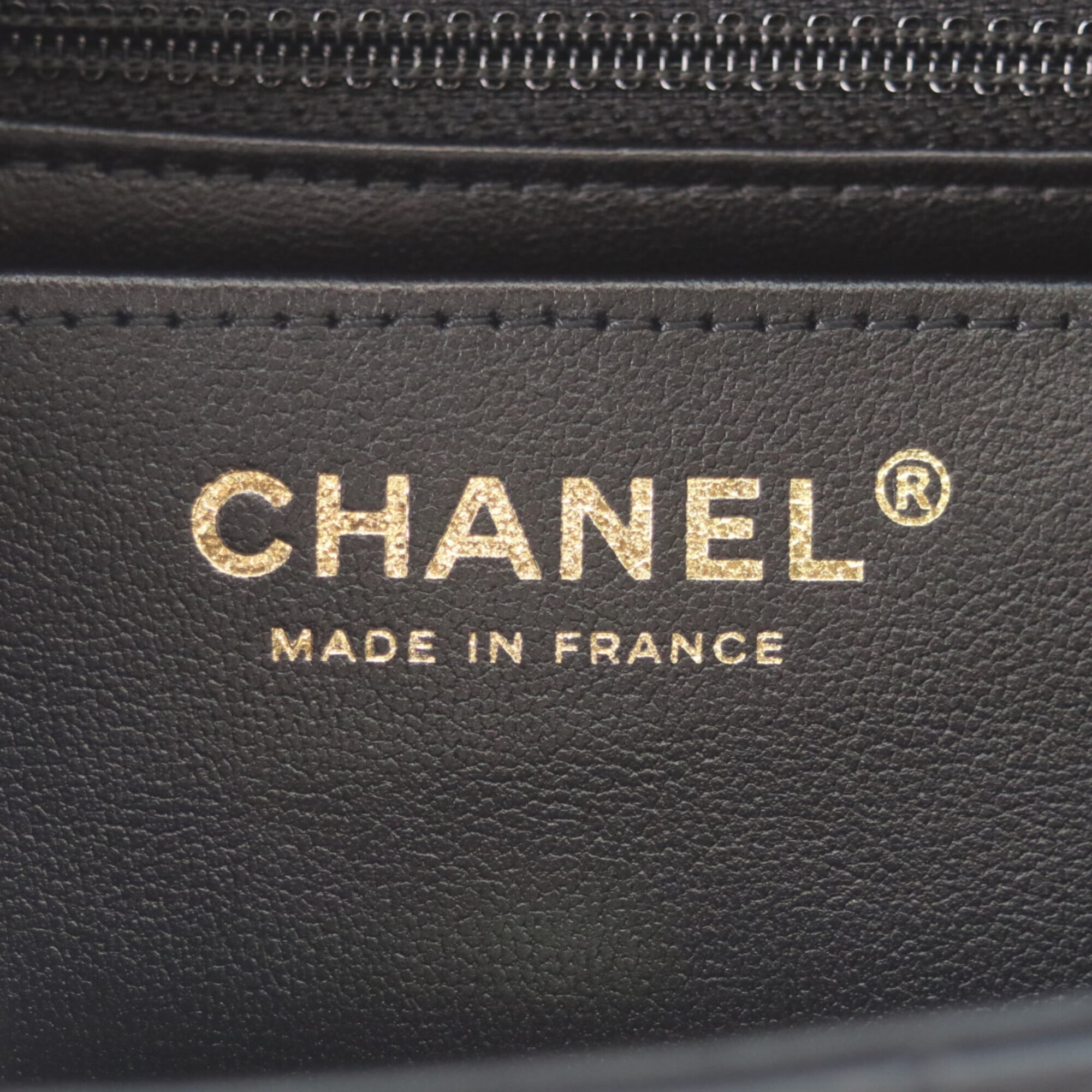 Chanel Black Leather Shoulder Bag (Pre-Owned)