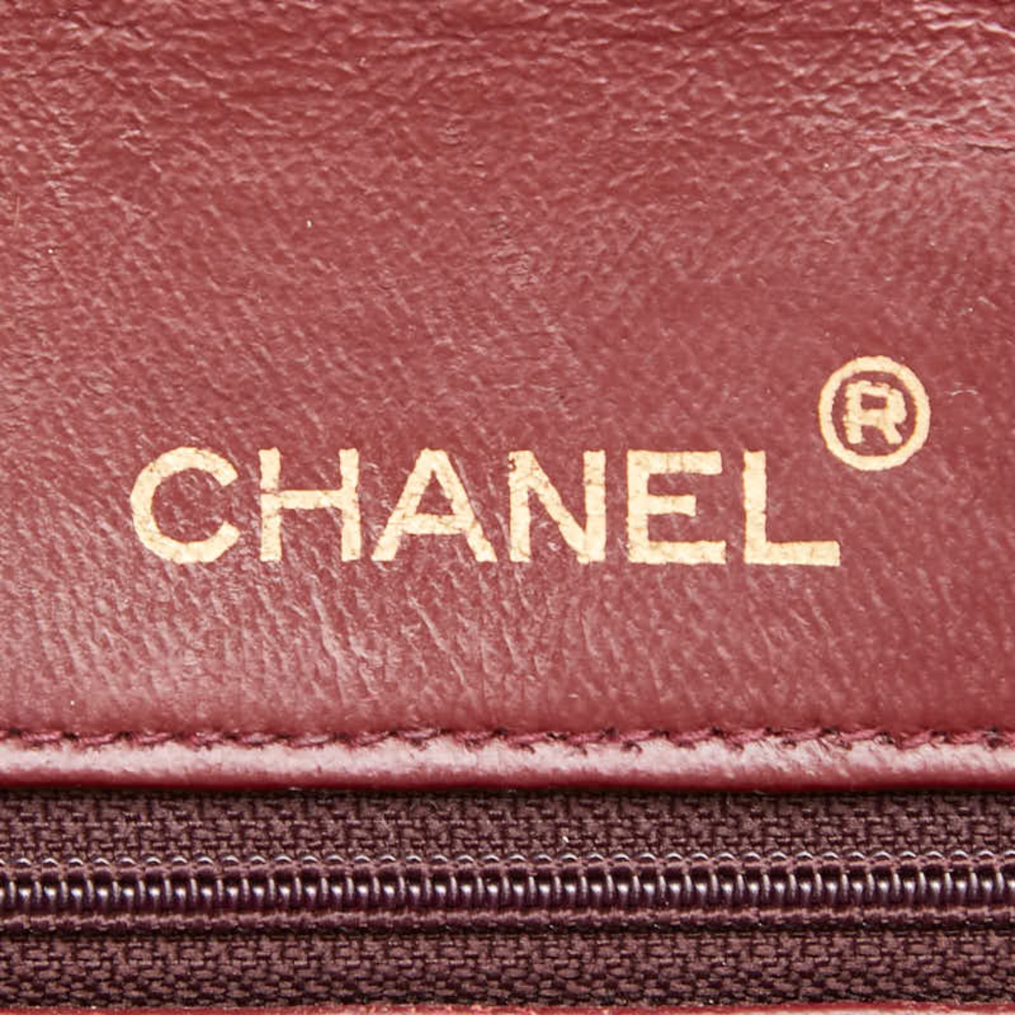 Chanel Black Leather Shoulder Bag (Pre-Owned)