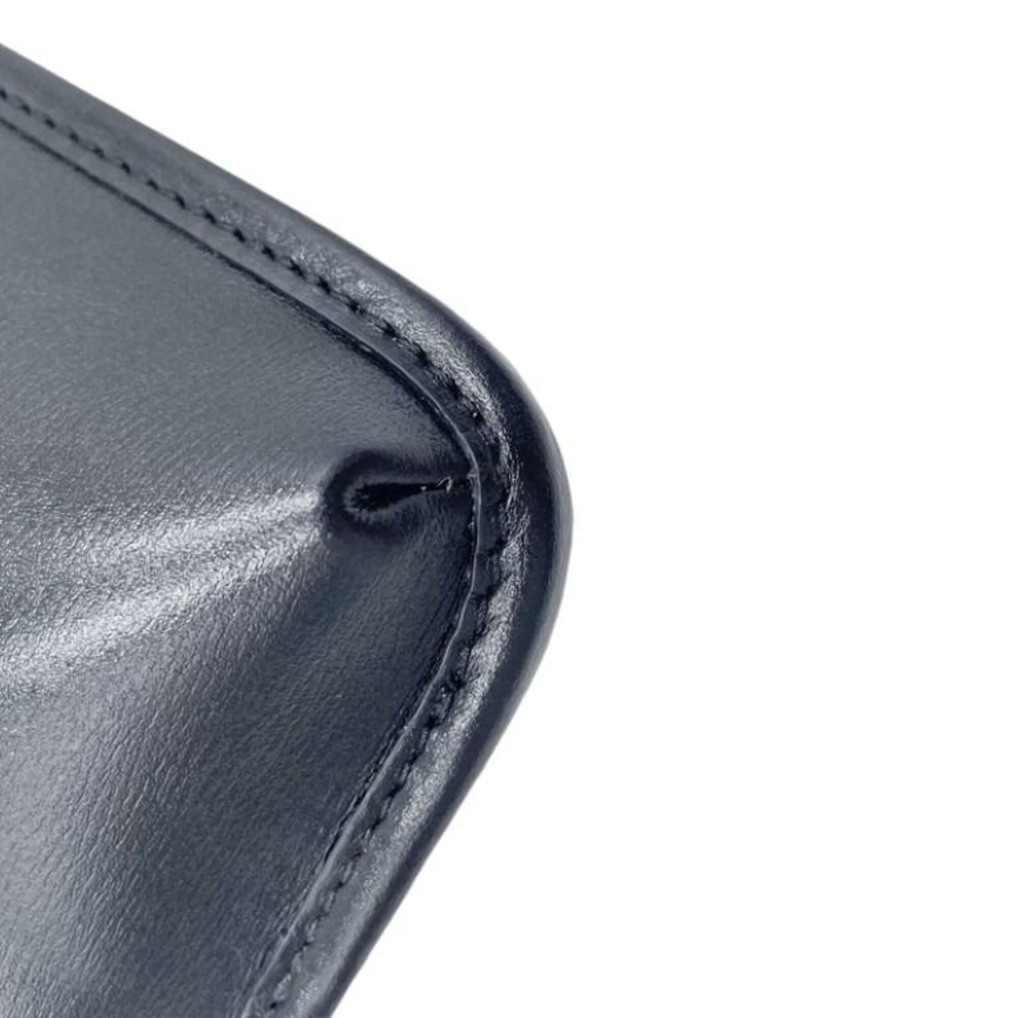 Fendi Black Leather Pouch Shoulder Bag (Pre-Owned)