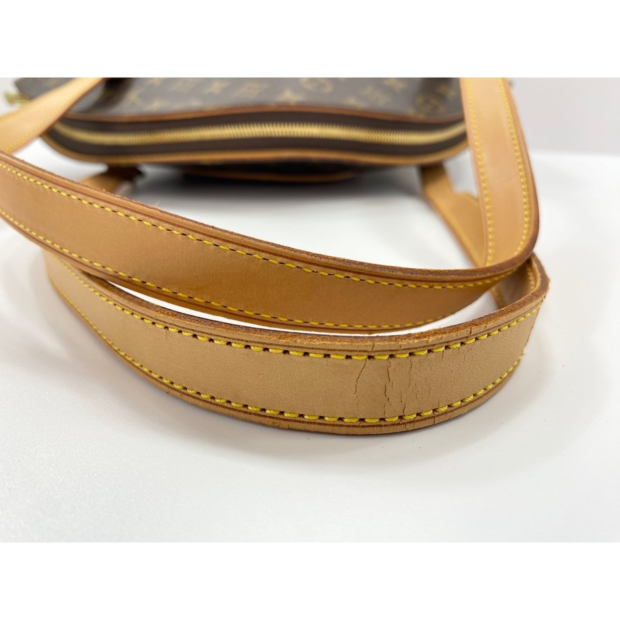 Louis Vuitton Brown Handbag (Pre-Owned)