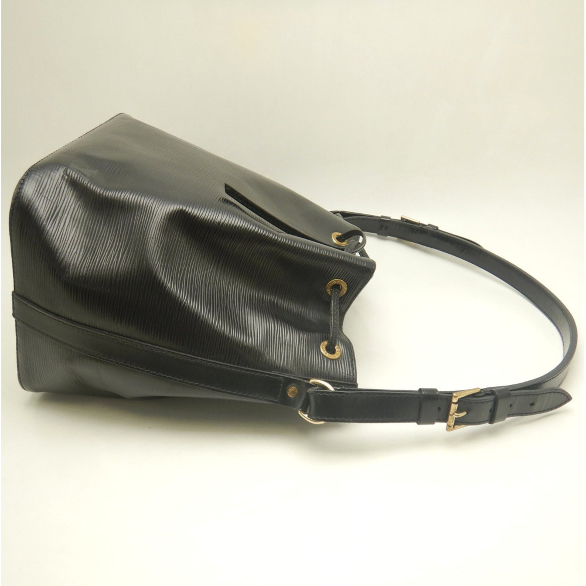 Louis Vuitton Epi Noir Epi Leather Shoulder Bag (Pre-Owned)