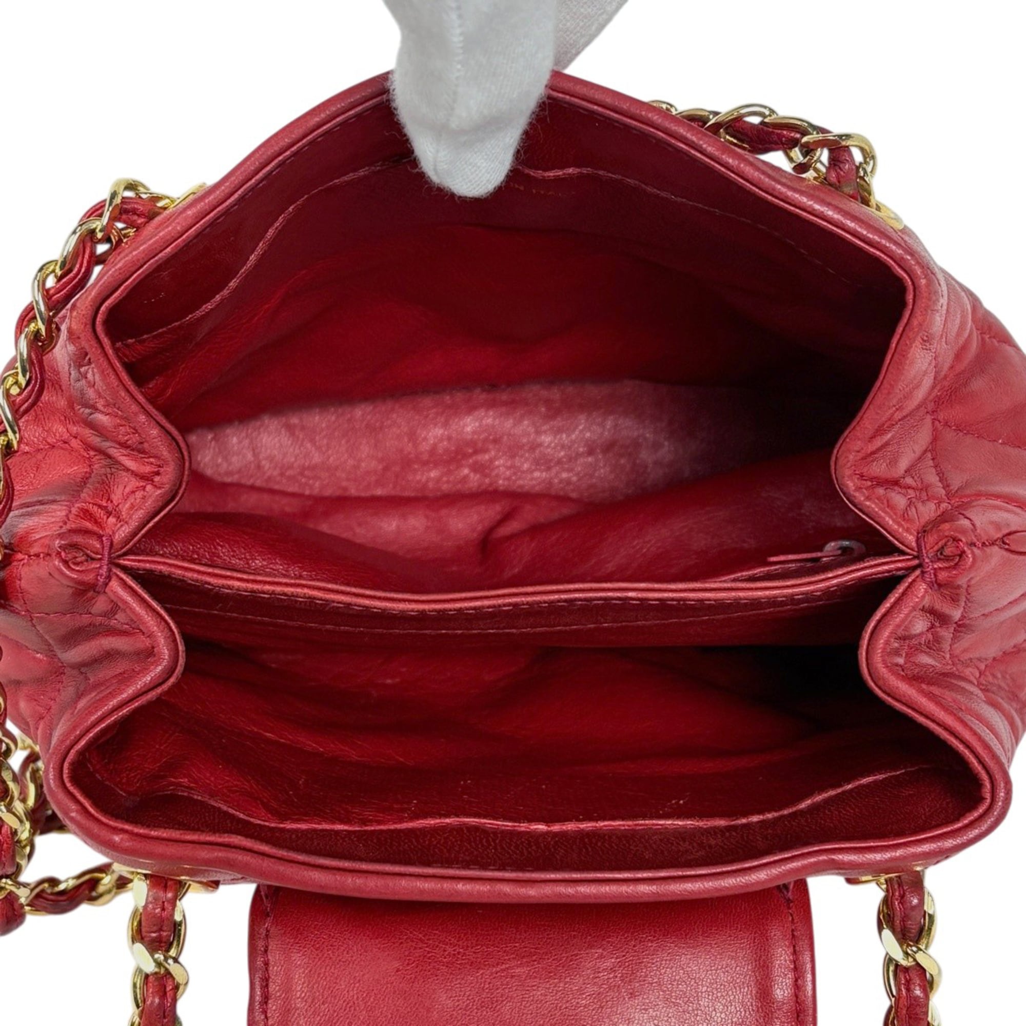 Chanel Red Color Leather Shoulder Bag (Pre-Owned)