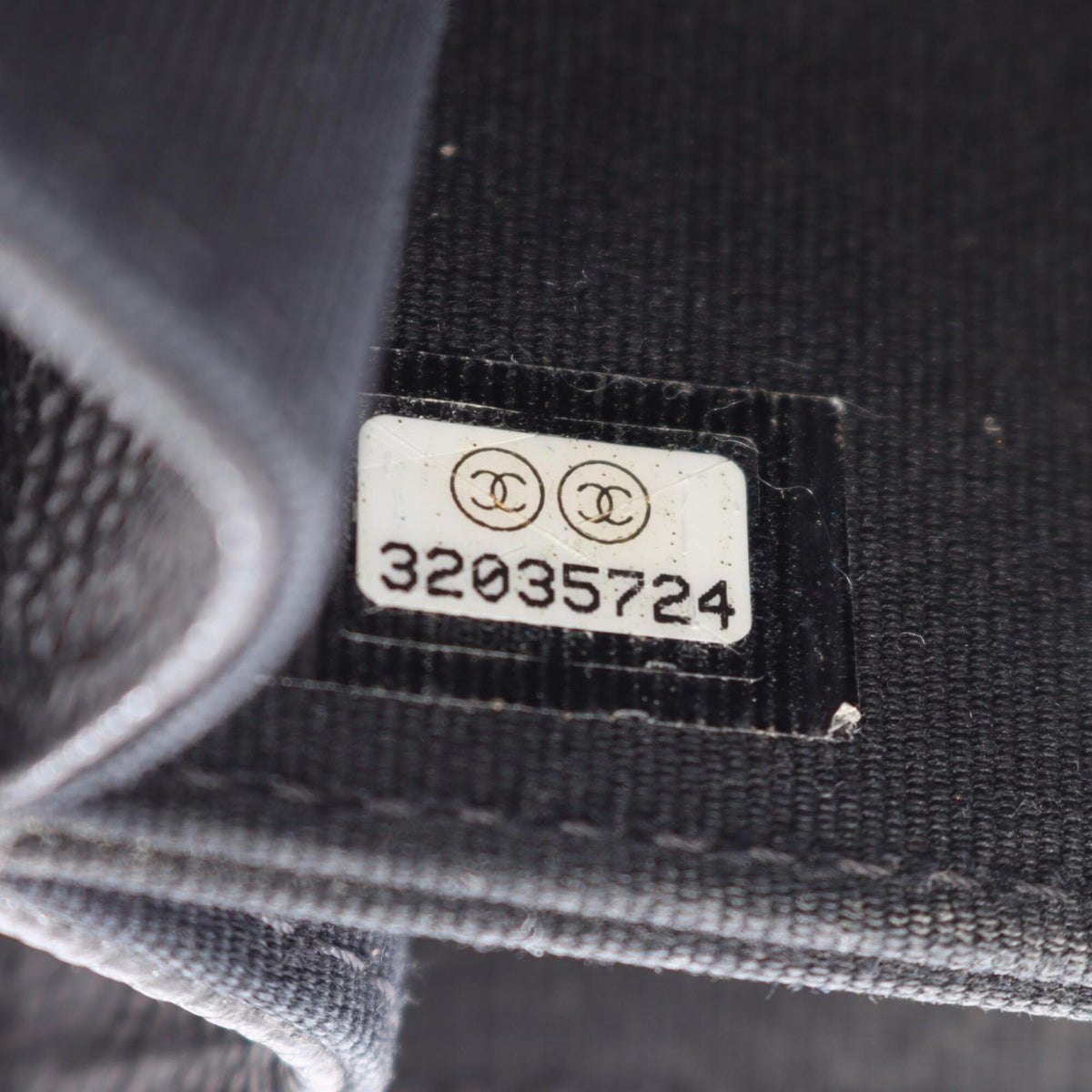 Chanel Black Grained Calfskin Handbag Shoulder Bag (Pre-Owned)