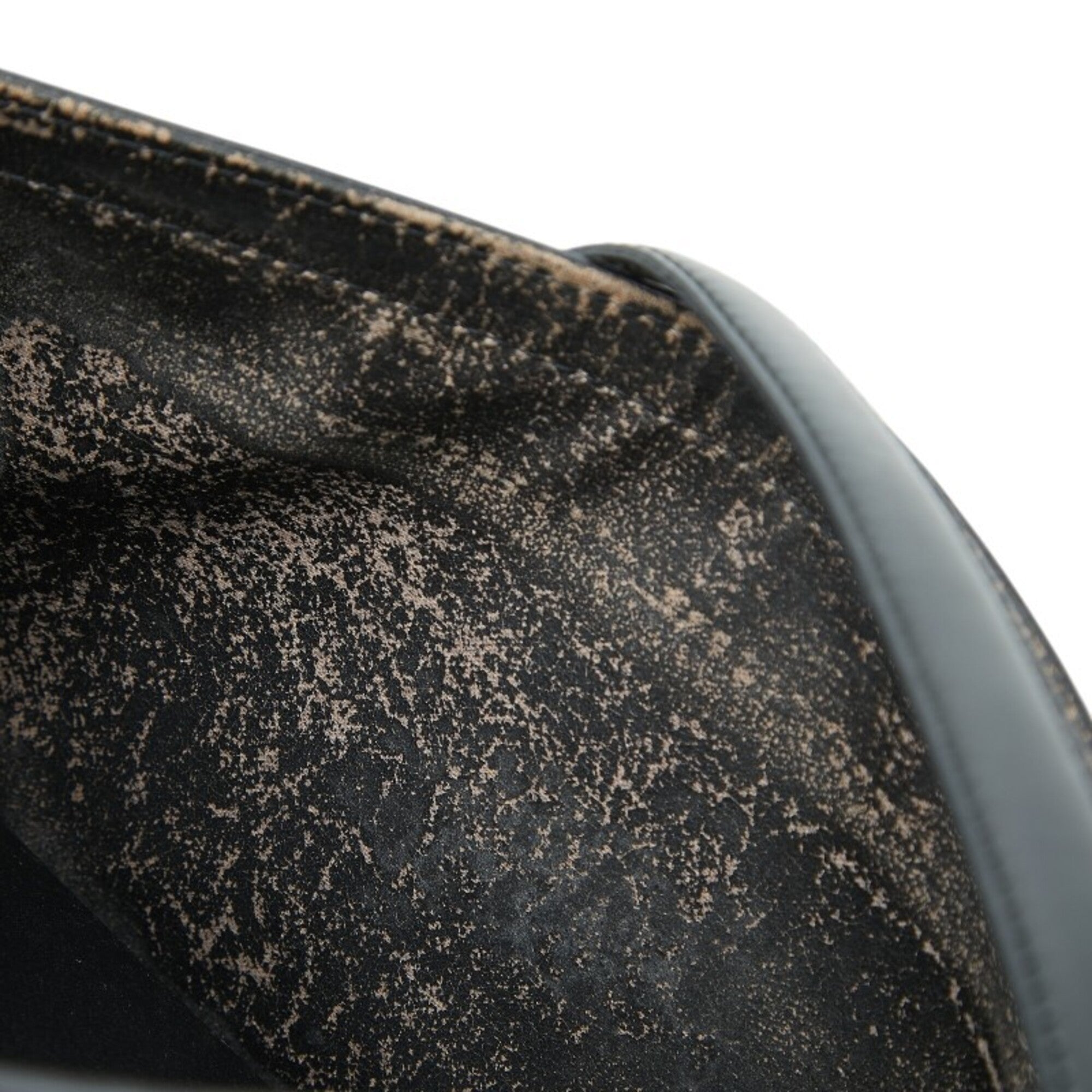 Louis Vuitton Black Noir Leather Shoulder Bag (Pre-Owned)