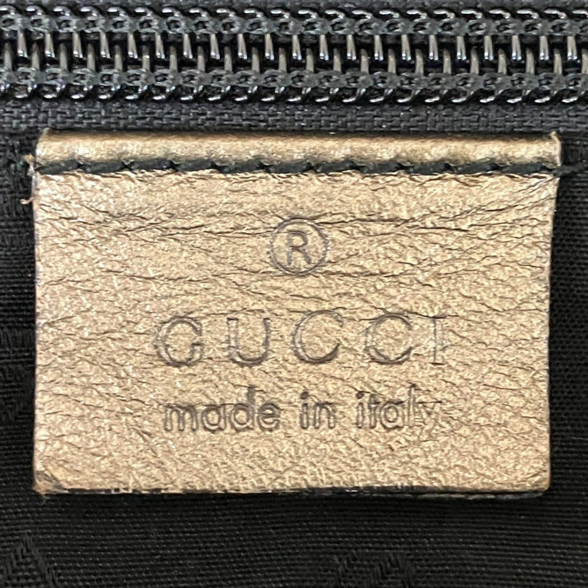 Gucci Gg Imprimé Gold Pvc Leather Tote Bag (Pre-Owned)