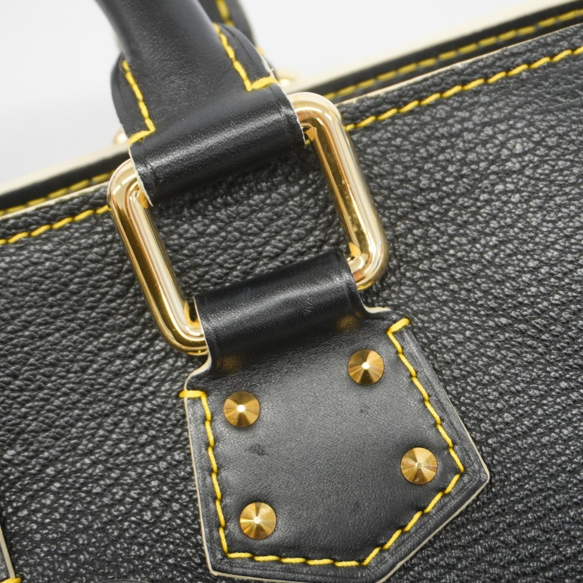 Louis Vuitton Noir Handbag (Pre-Owned)