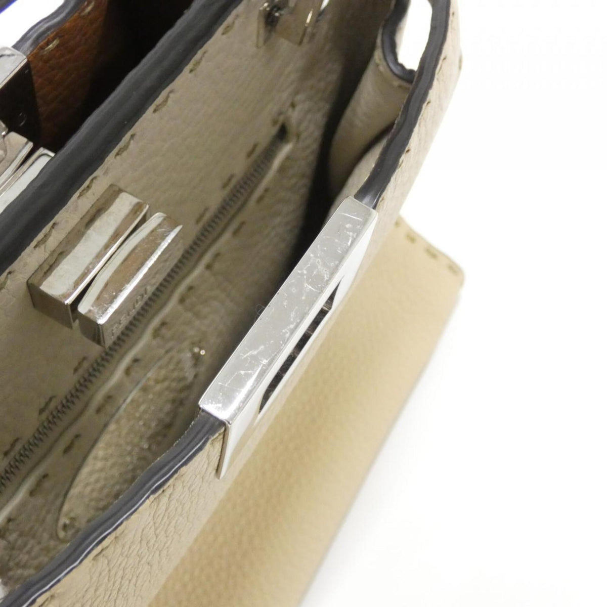 Fendi Peekaboo Silver Leather Handbag (Pre-Owned)