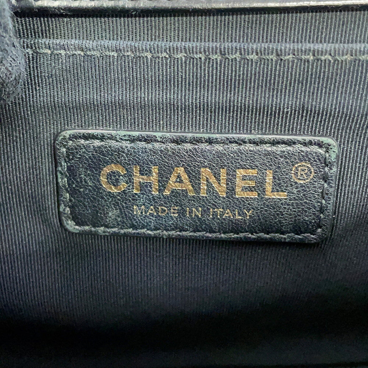 Chanel Boy Chanel Black Leather Handbag Shoulder Bag (Pre-Owned)