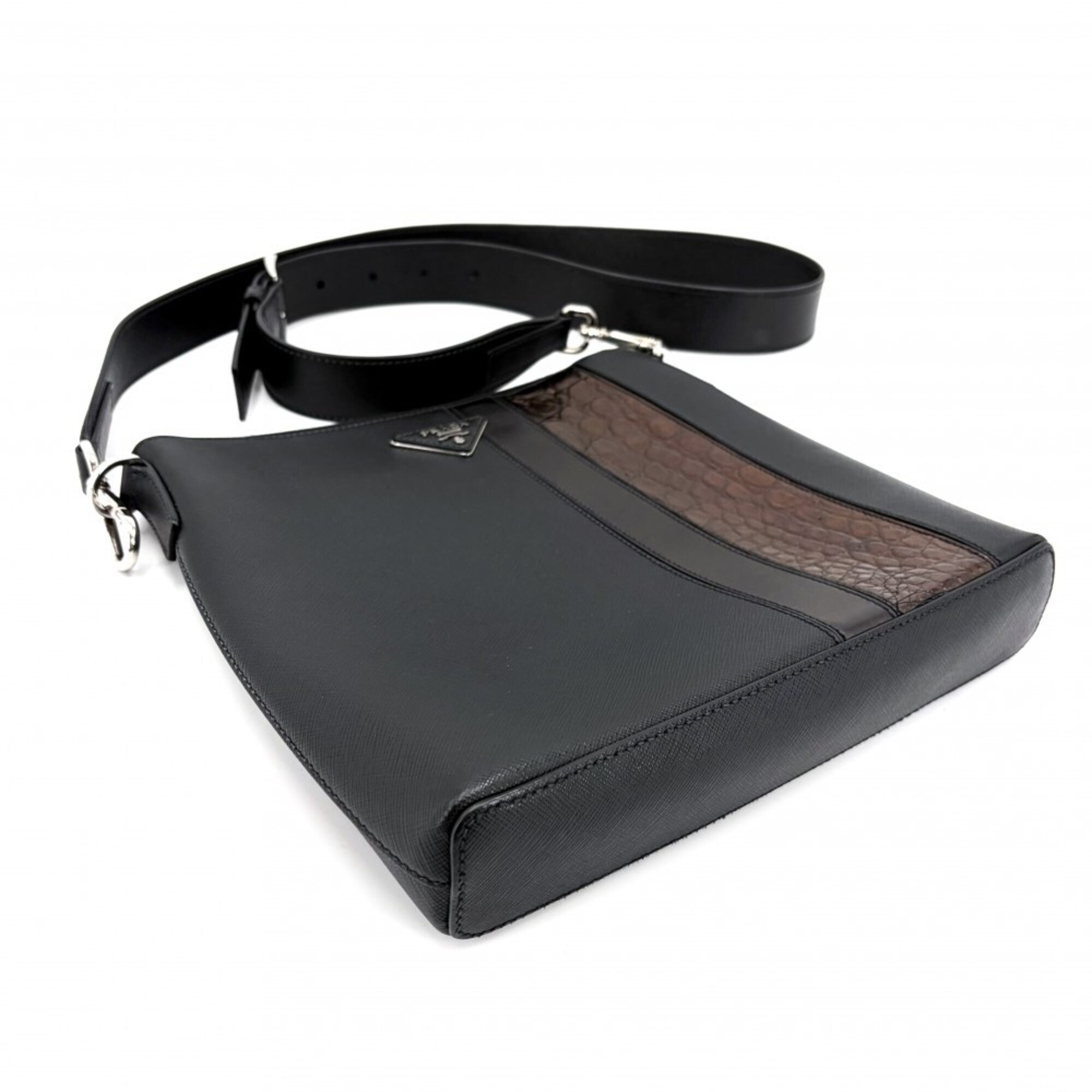Prada Black Leather Shoulder Bag (Pre-Owned)