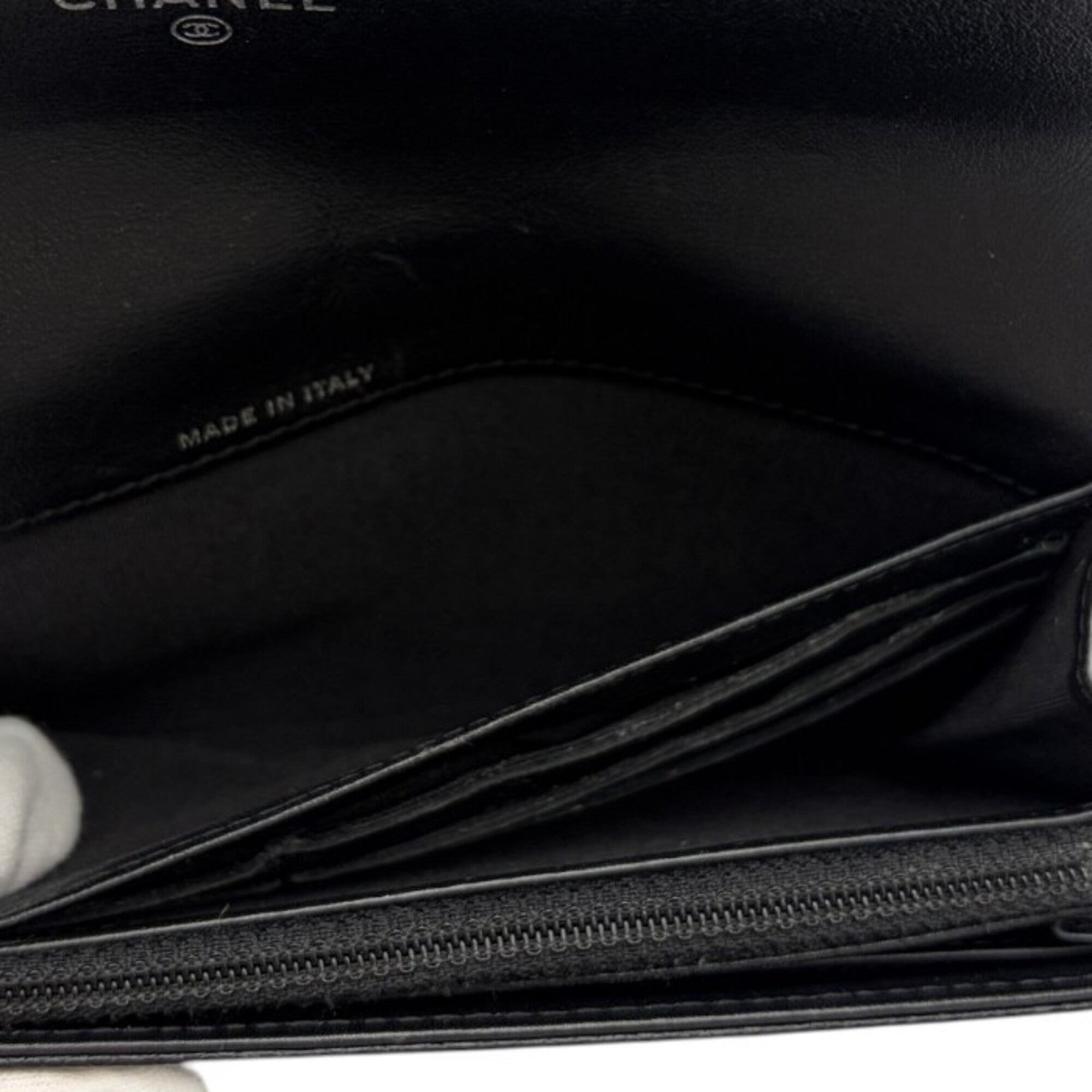 Chanel Black Leather Long Wallet (Bi-Fold) (Pre-Owned)