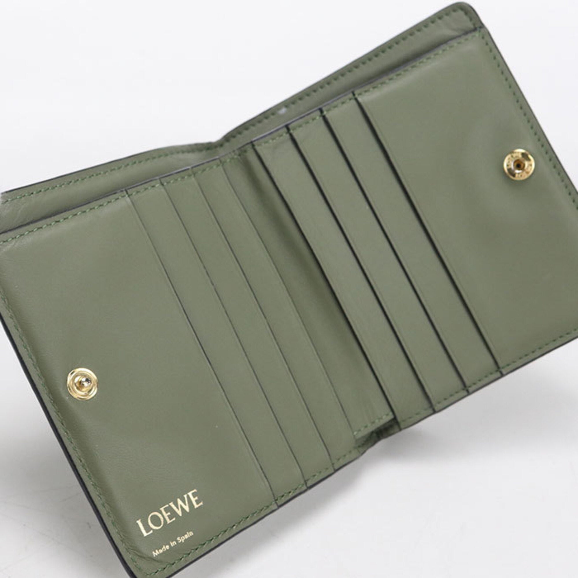 Loewe Green Leather Wallet (Bi-Fold) (Pre-Owned)
