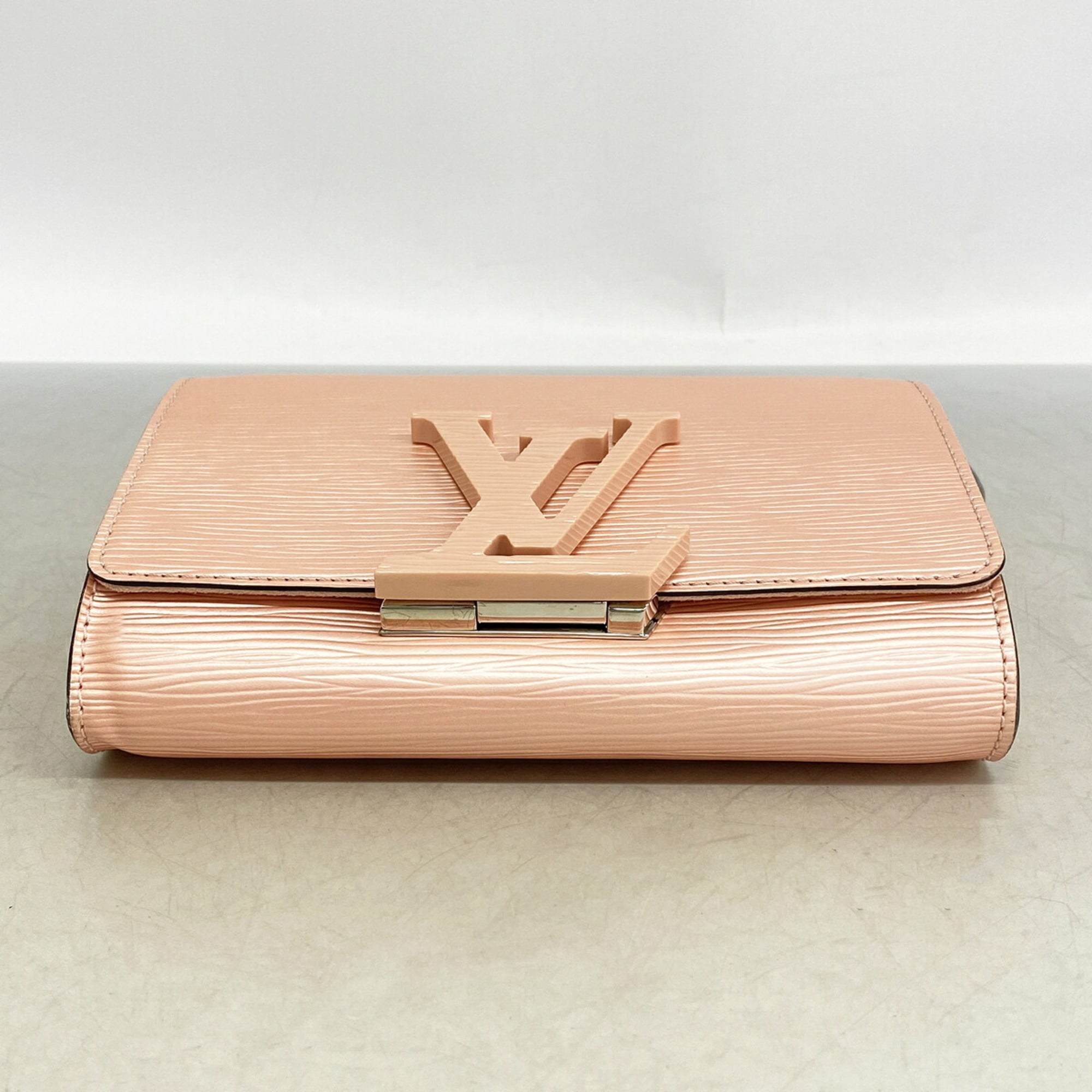 Louis Vuitton Rose Clair Shoulder Bag (Pre-Owned)