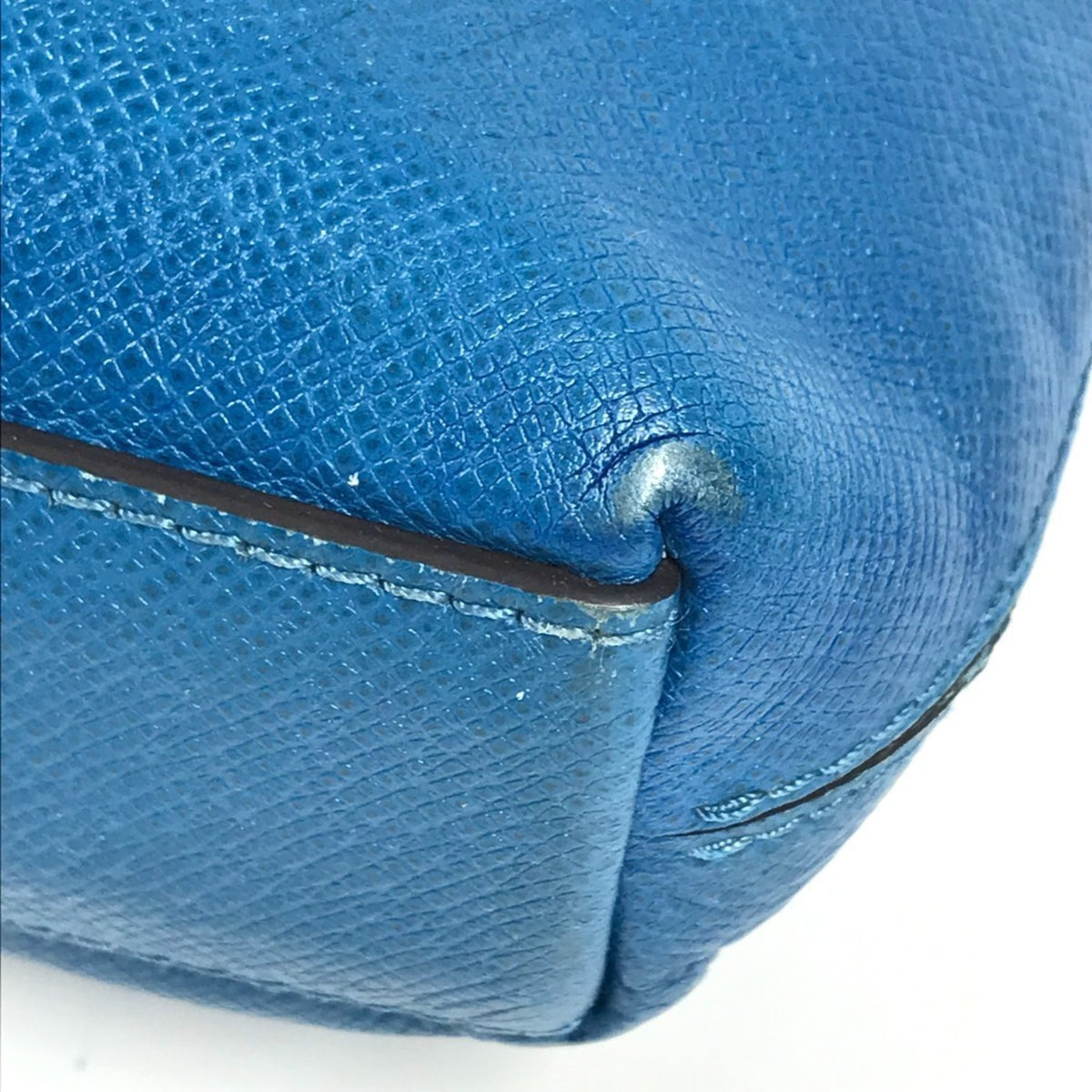 Louis Vuitton Blue Taiga Leather Messenger Bag Shoulder Bag (Pre-Owned)