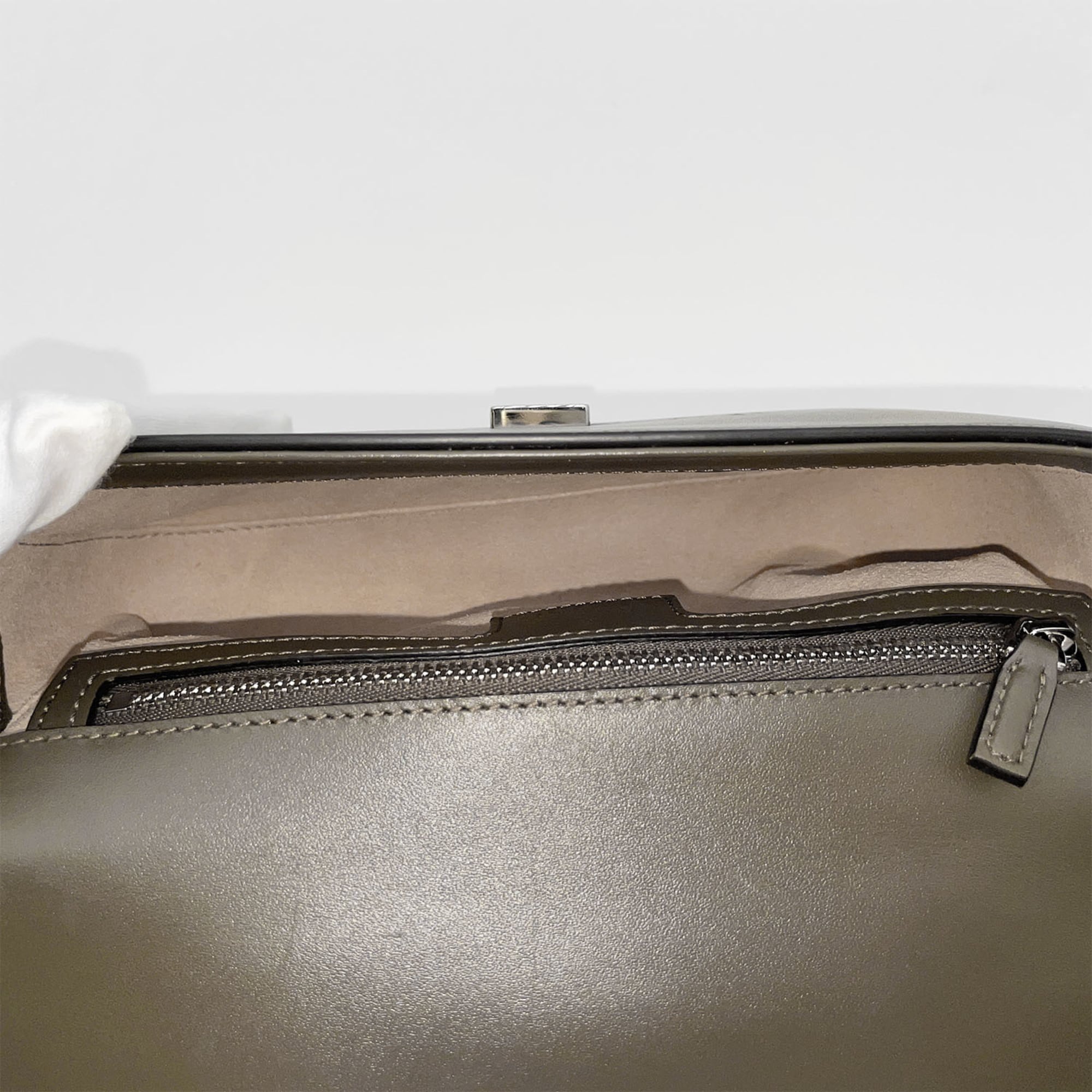 Gucci Brown Leather Shoulder Bag (Pre-Owned)