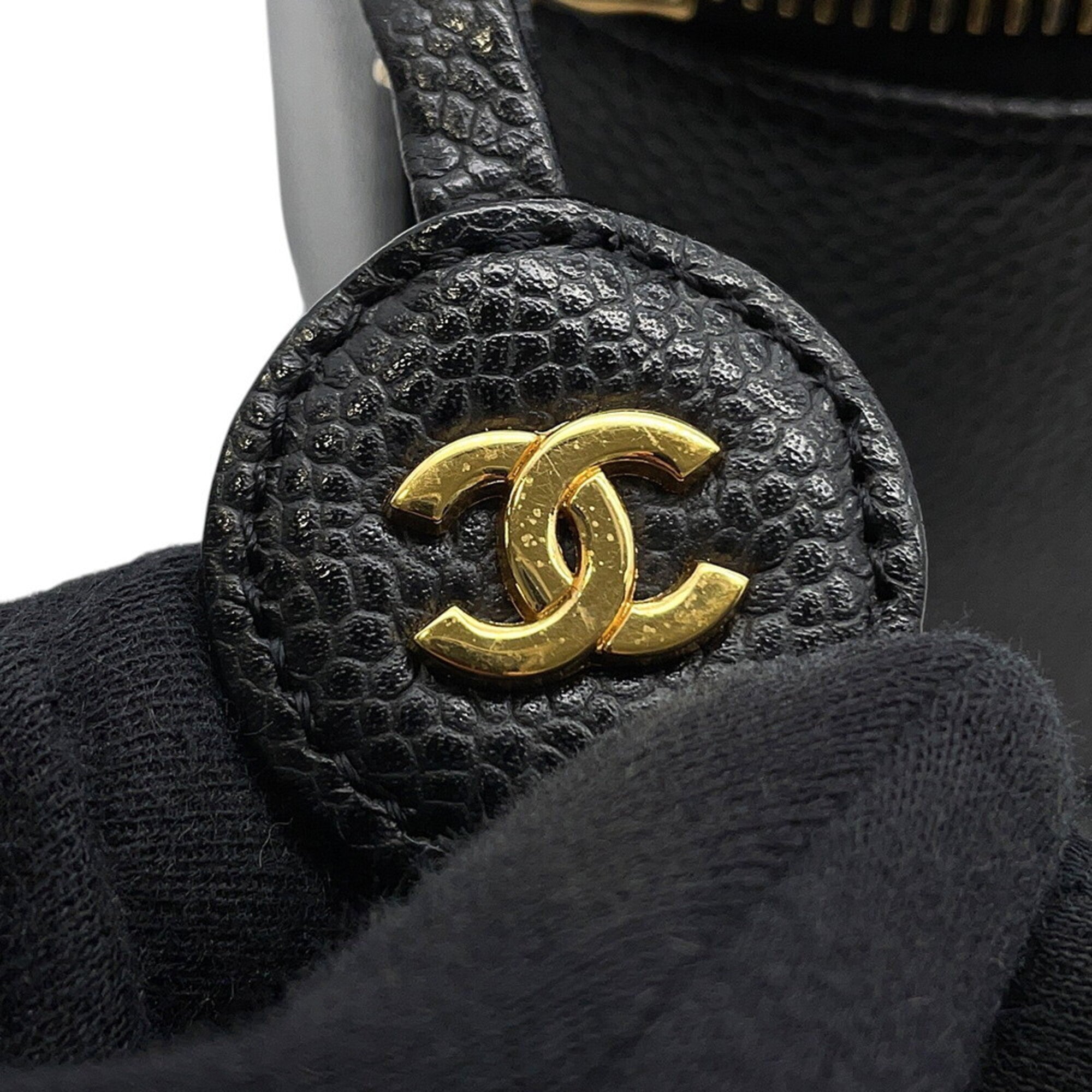 Chanel Black Grained Calfskin Pouch Vanity Bag (Pre-Owned)