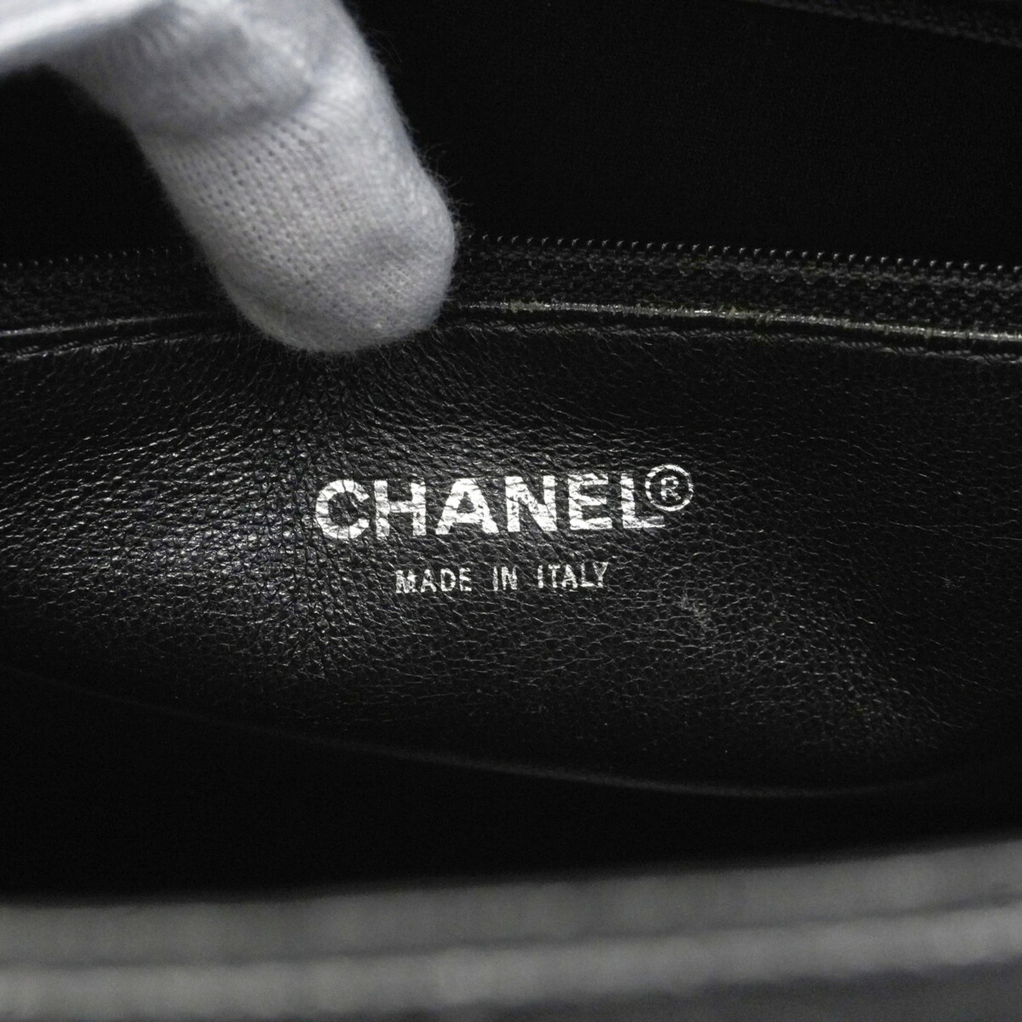 Chanel Black Grained Calfskin Tote Bag (Pre-Owned)